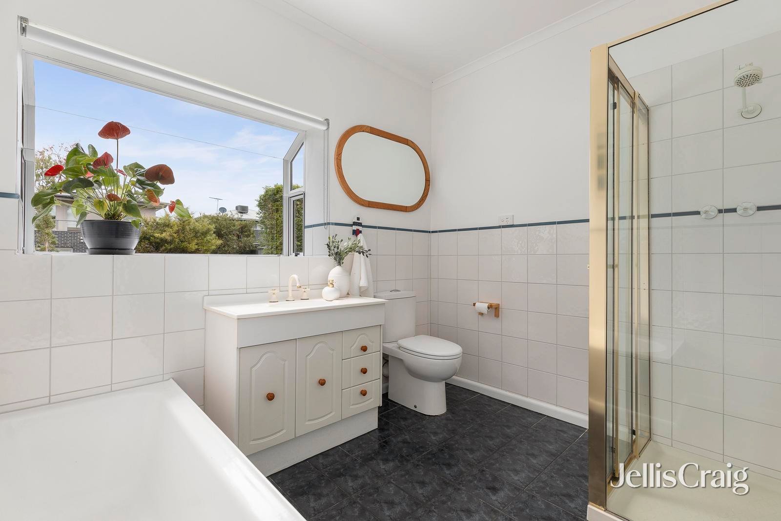 54 Weatherall Road, Cheltenham image 6