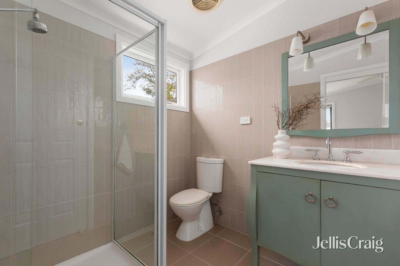 54 Weatherall Road, Cheltenham image 8