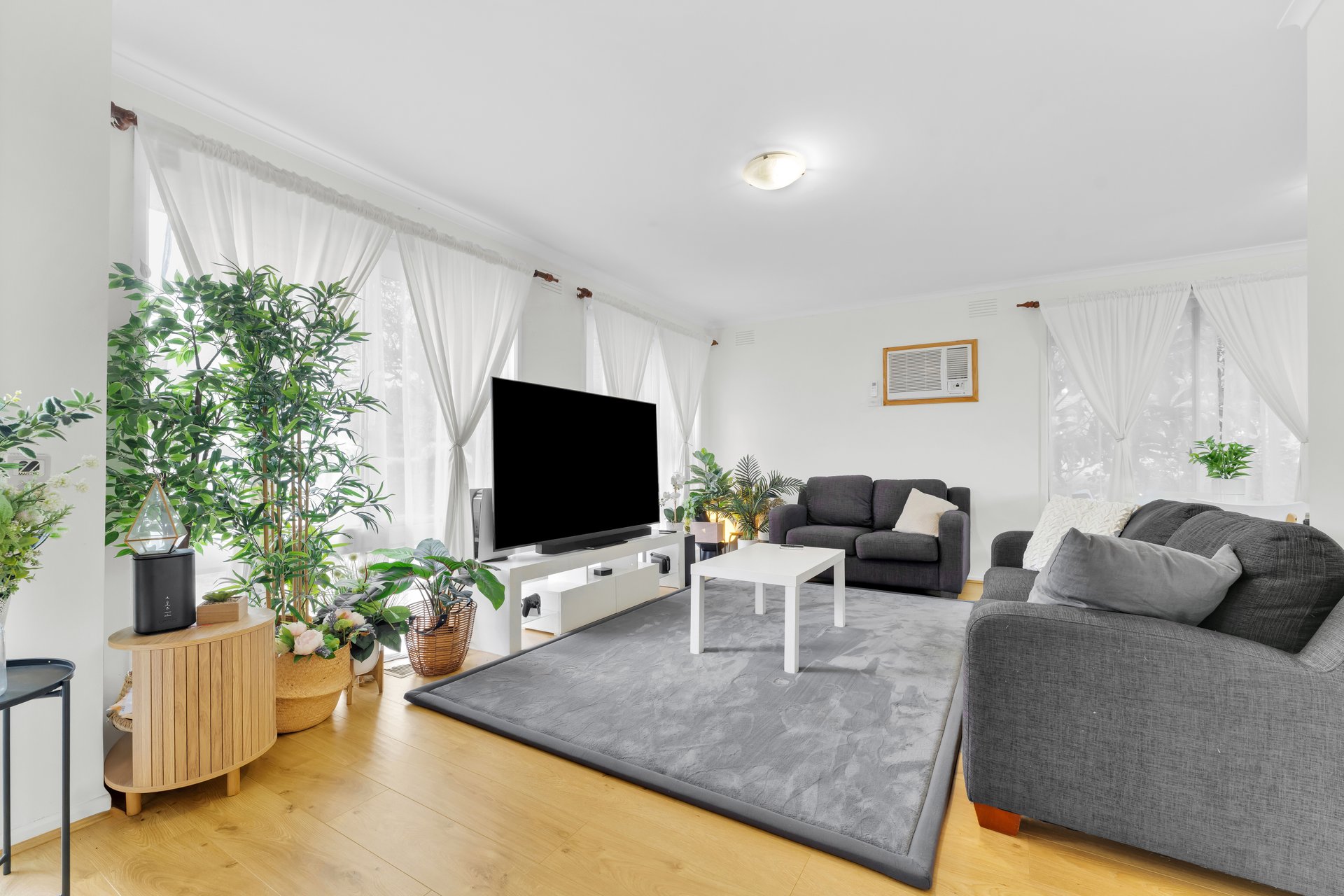 54 Whitehaven Crescent, Mulgrave image 2