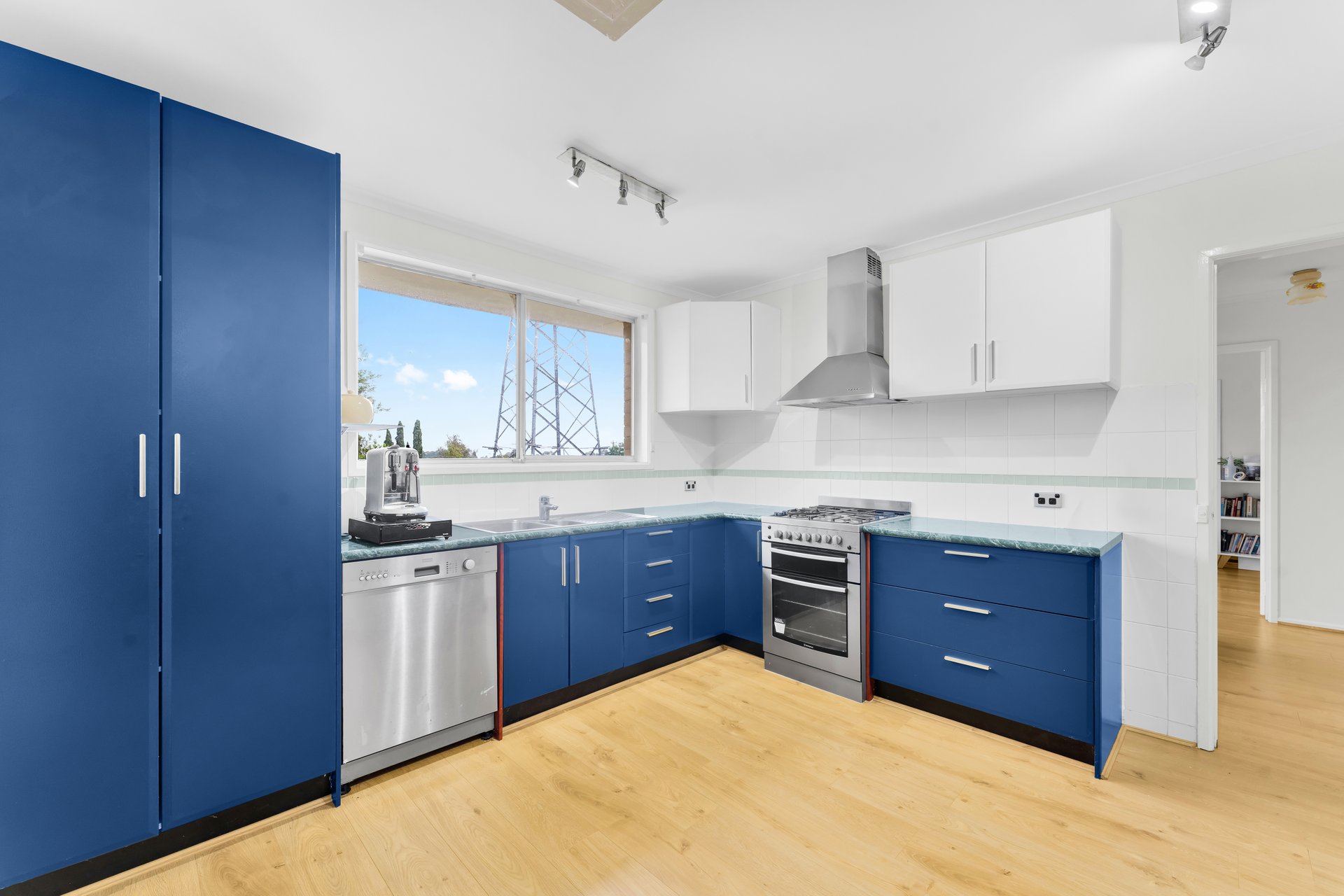 54 Whitehaven Crescent, Mulgrave image 4