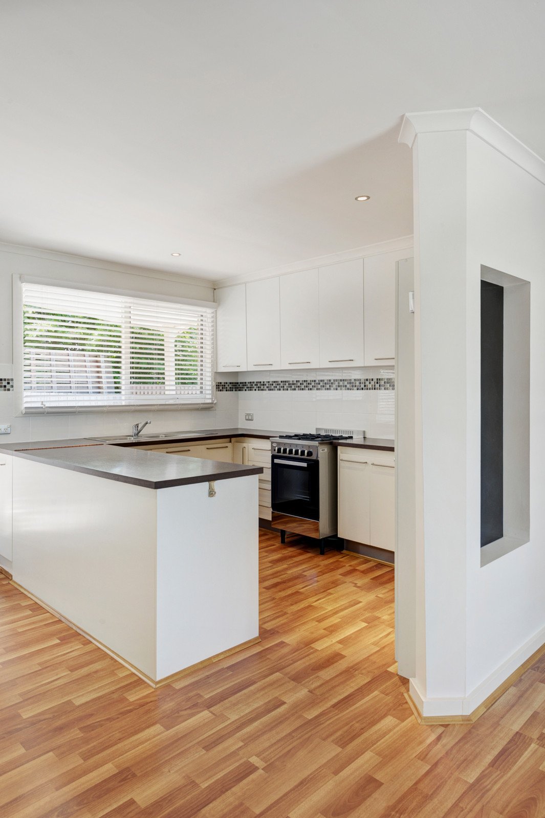 5/4 William Street, Ringwood image 3