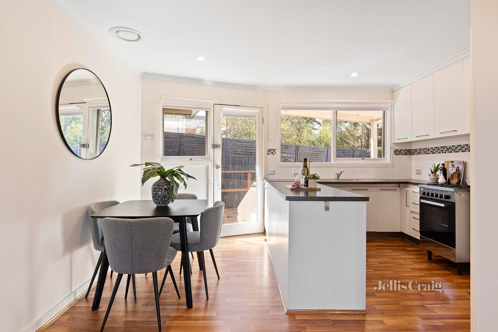 5/4 William Street, Ringwood image 3