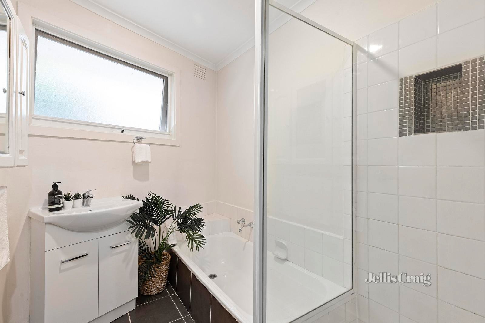 5/4 William Street, Ringwood image 6