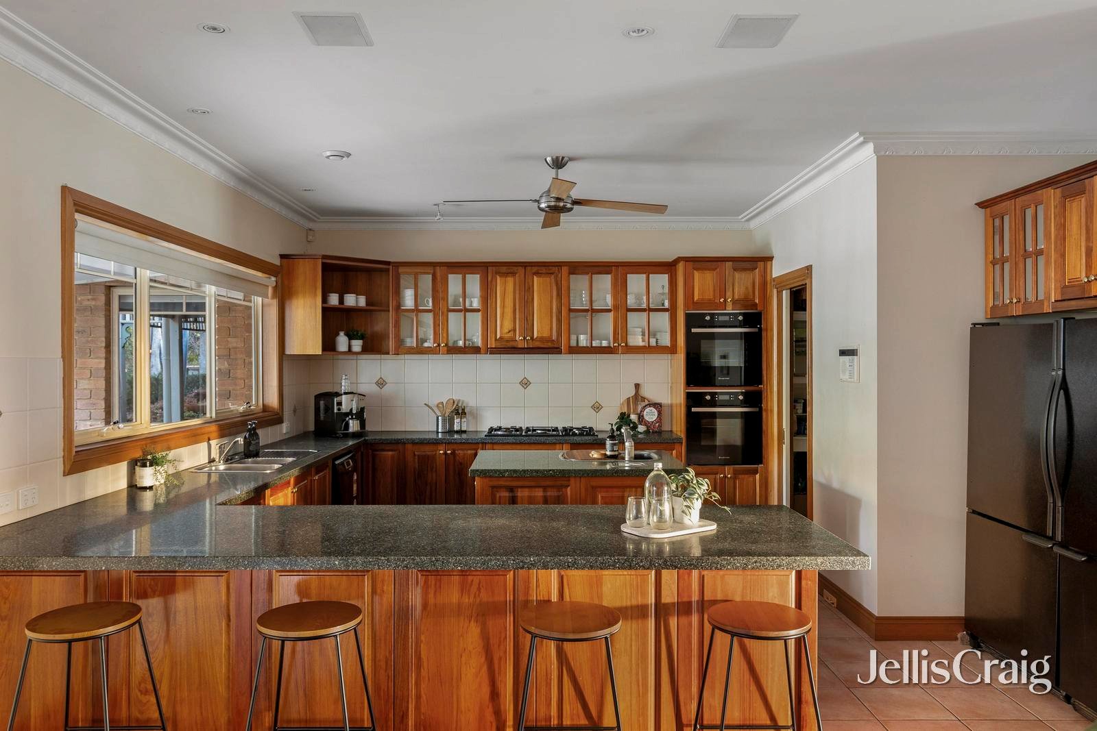 54 Youngs Road, Yarrambat image 6