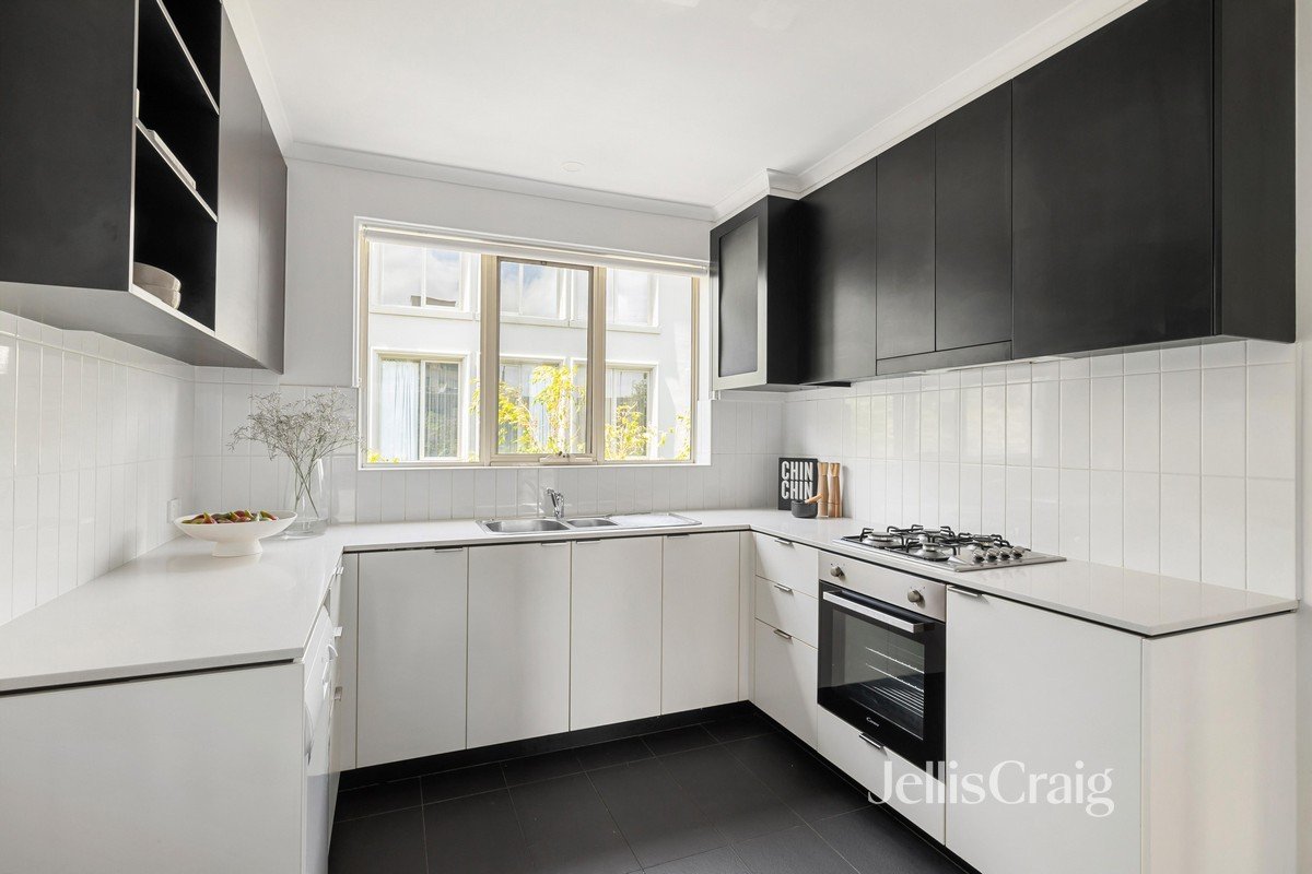 5/402 Toorak Road, Toorak image 3