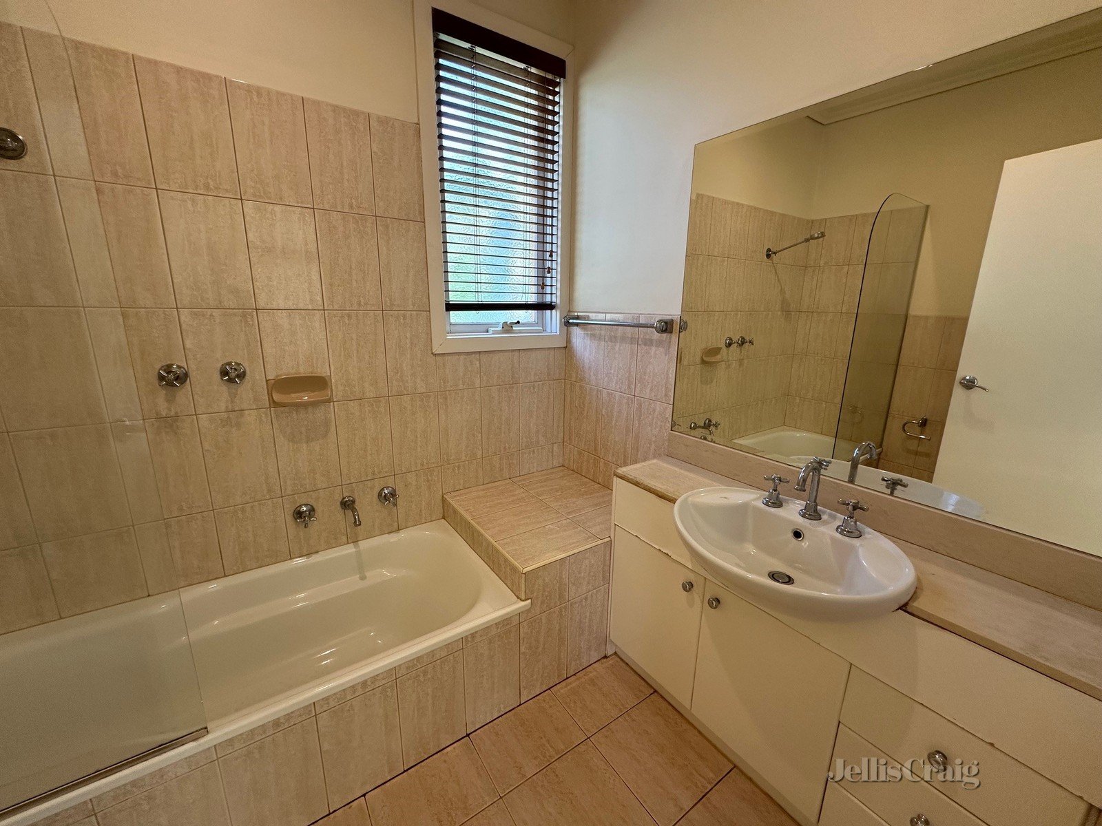 542 Park Street, Carlton North image 7