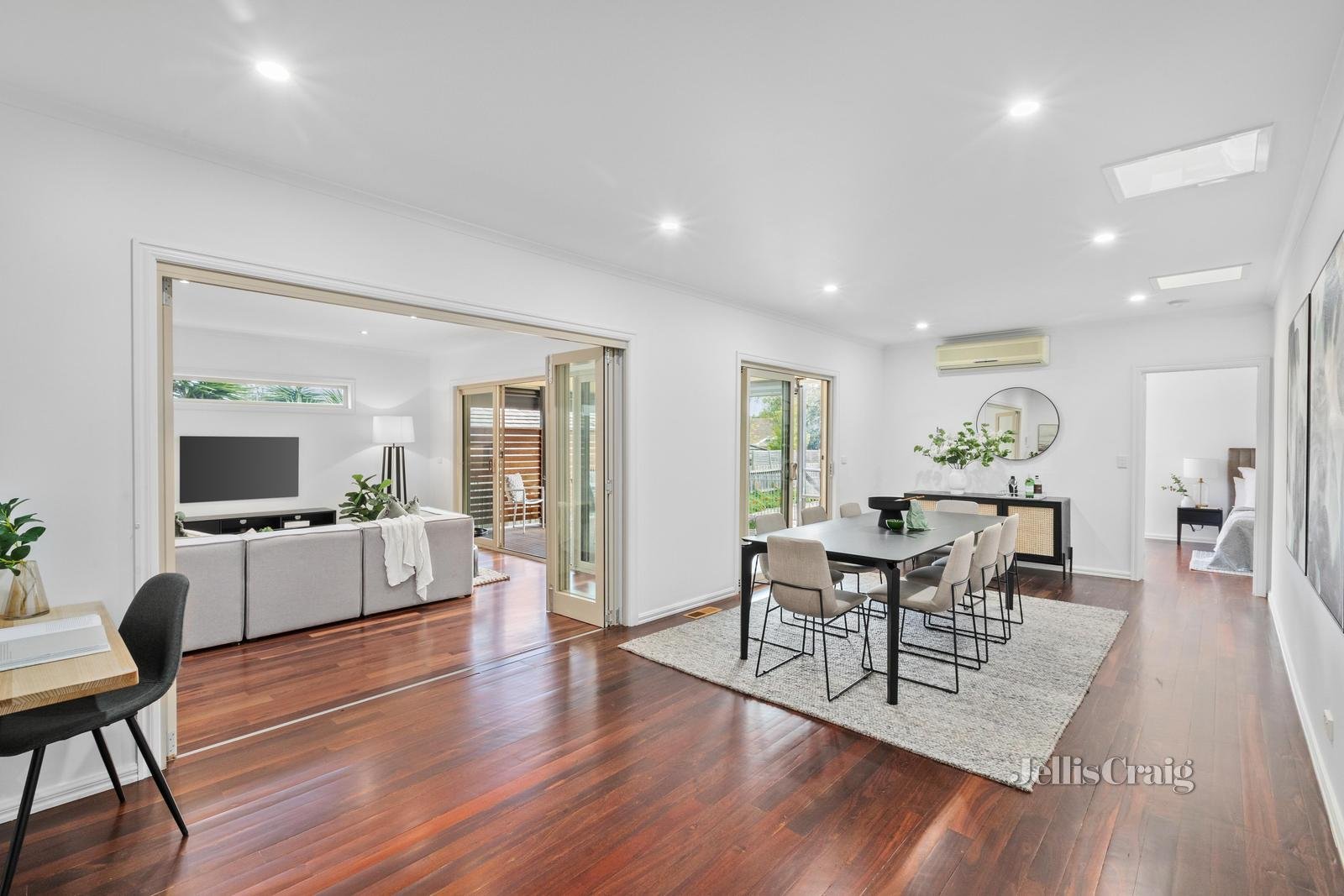 543 Centre Road, Bentleigh image 2