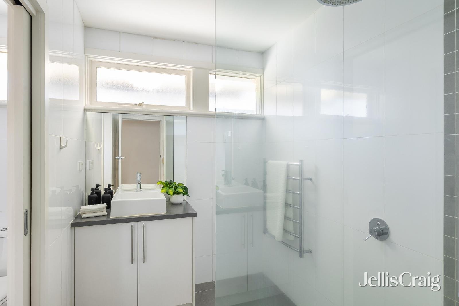 5/43 Clifton Road, Hawthorn East image 6