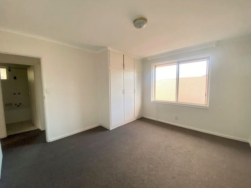 Property Gallery Thumbnail 3