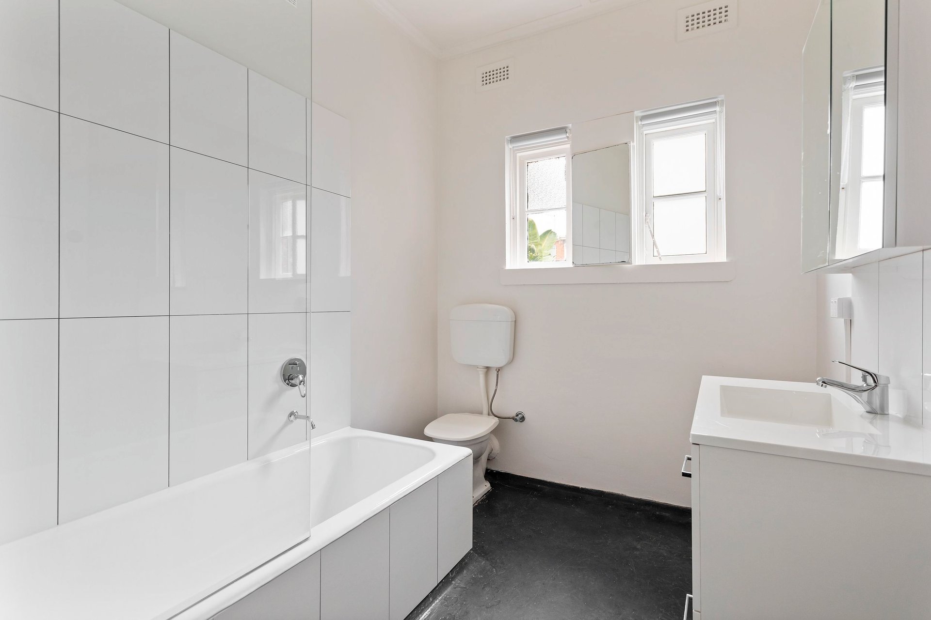 Property Gallery Thumbnail 8