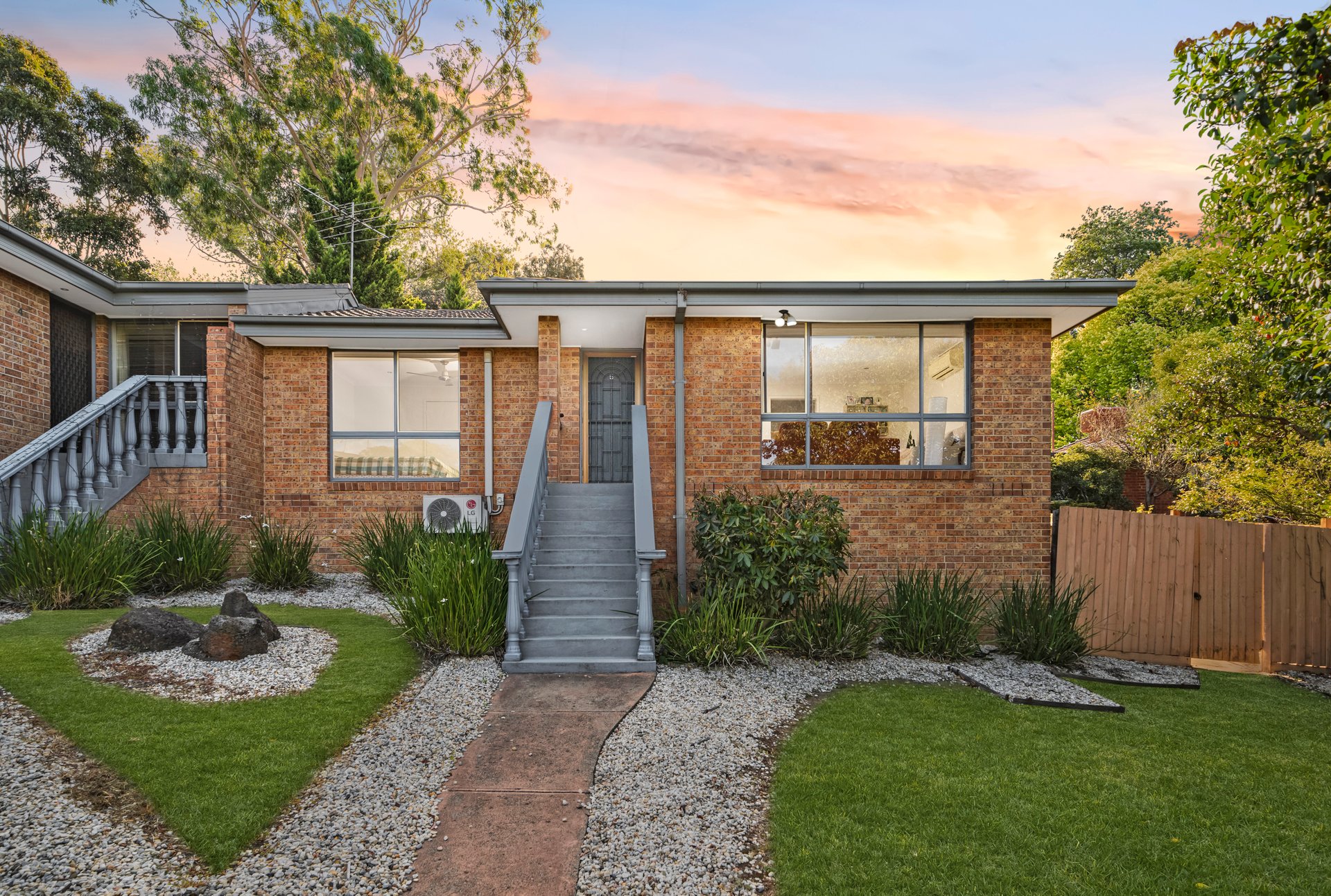 5/465 Pascoe Vale Road, Strathmore image 1