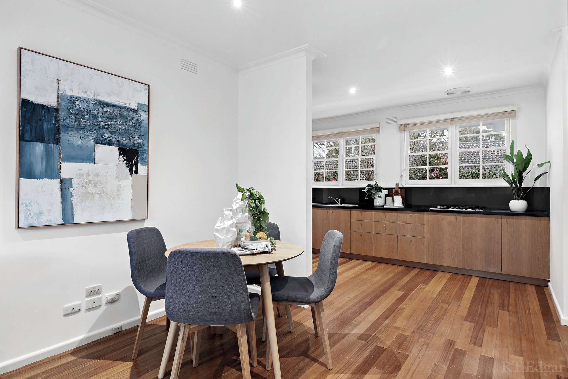 Property Gallery Thumbnail 3