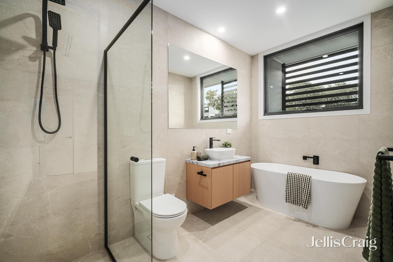 54A Darbyshire Road, Mount Waverley image 7