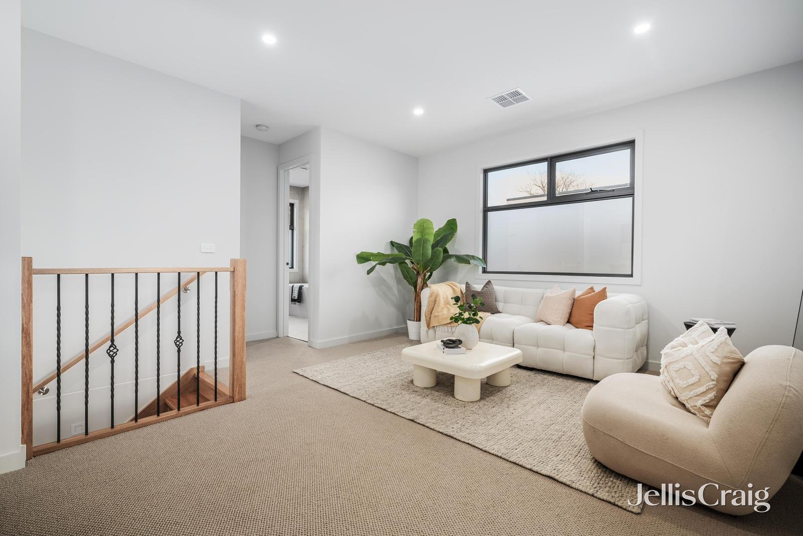 54A Darbyshire Road, Mount Waverley image 8