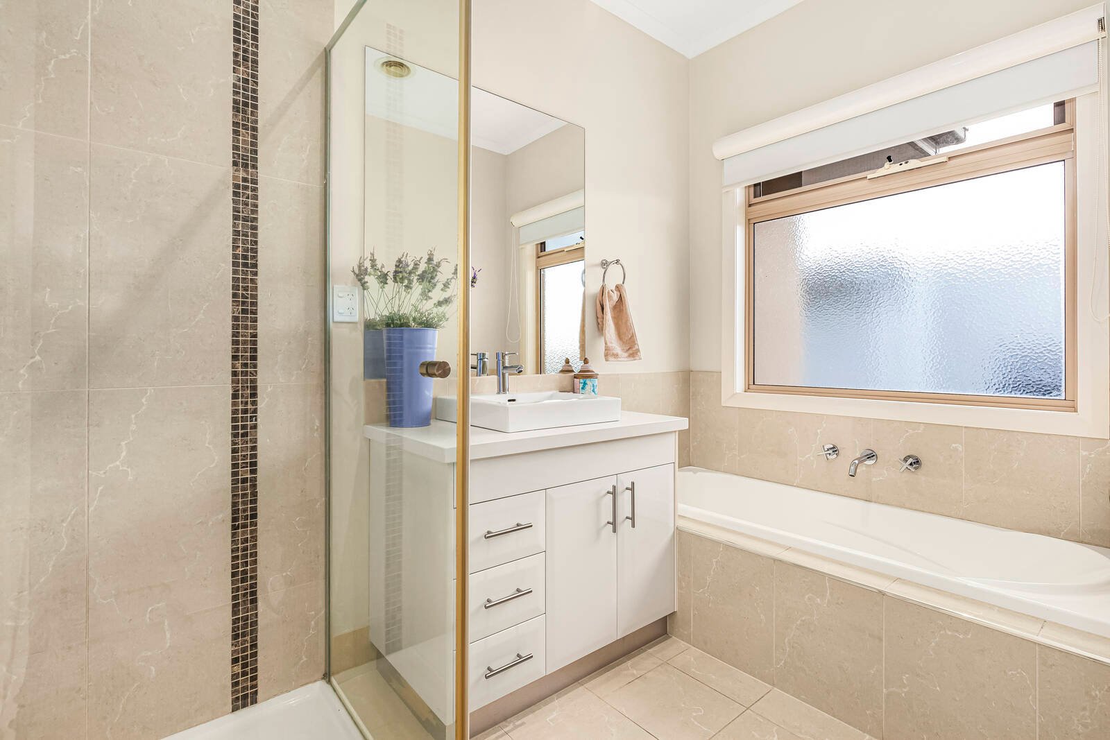 Property Gallery Thumbnail 9