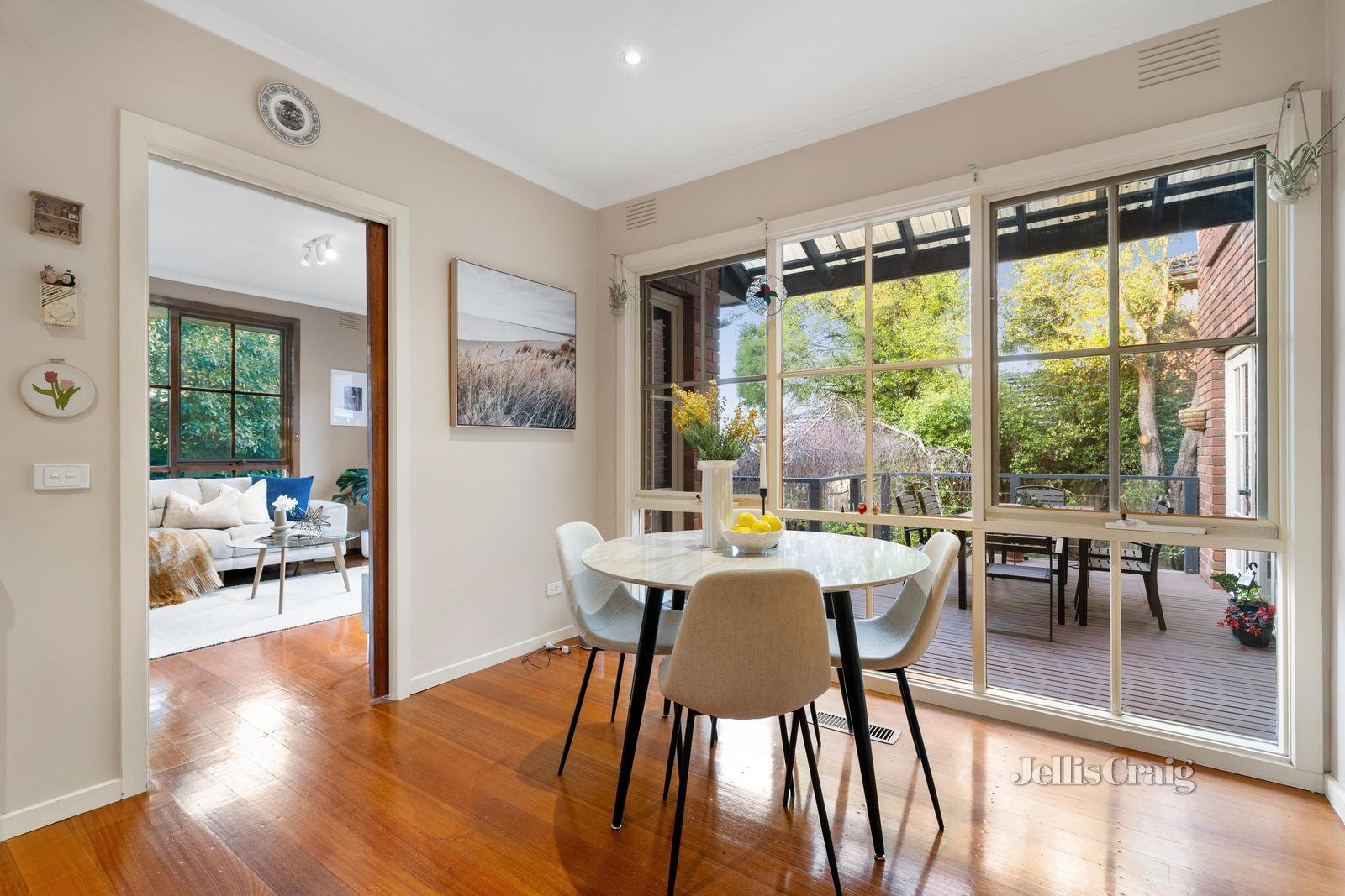 55 Atheldene Drive, Glen Waverley image 6
