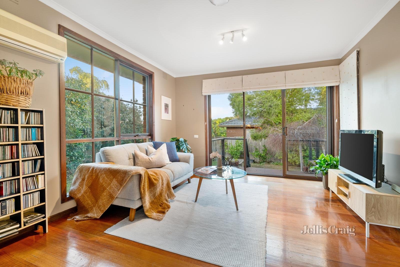 55 Atheldene Drive, Glen Waverley image 7