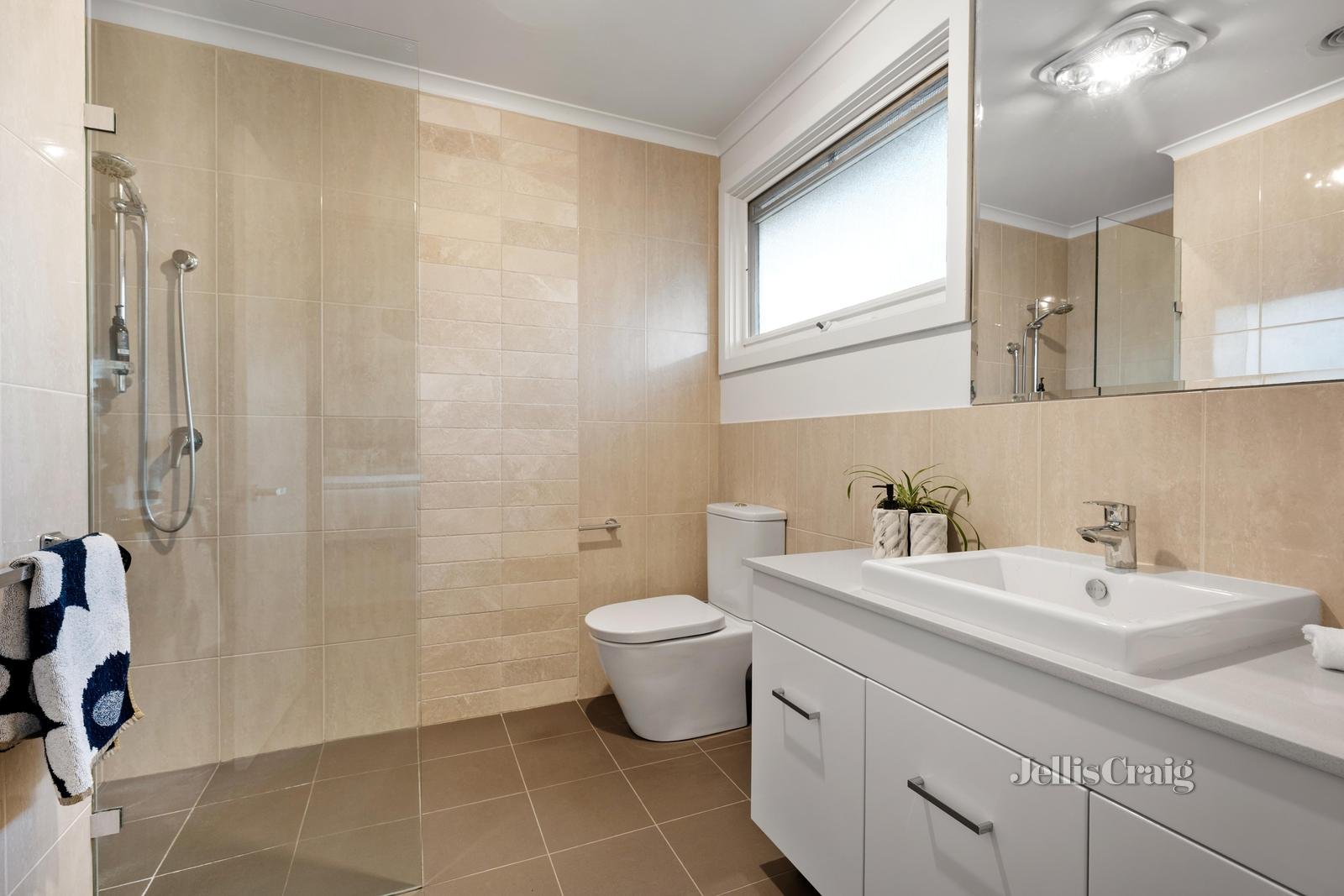 55 Atheldene Drive, Glen Waverley image 10