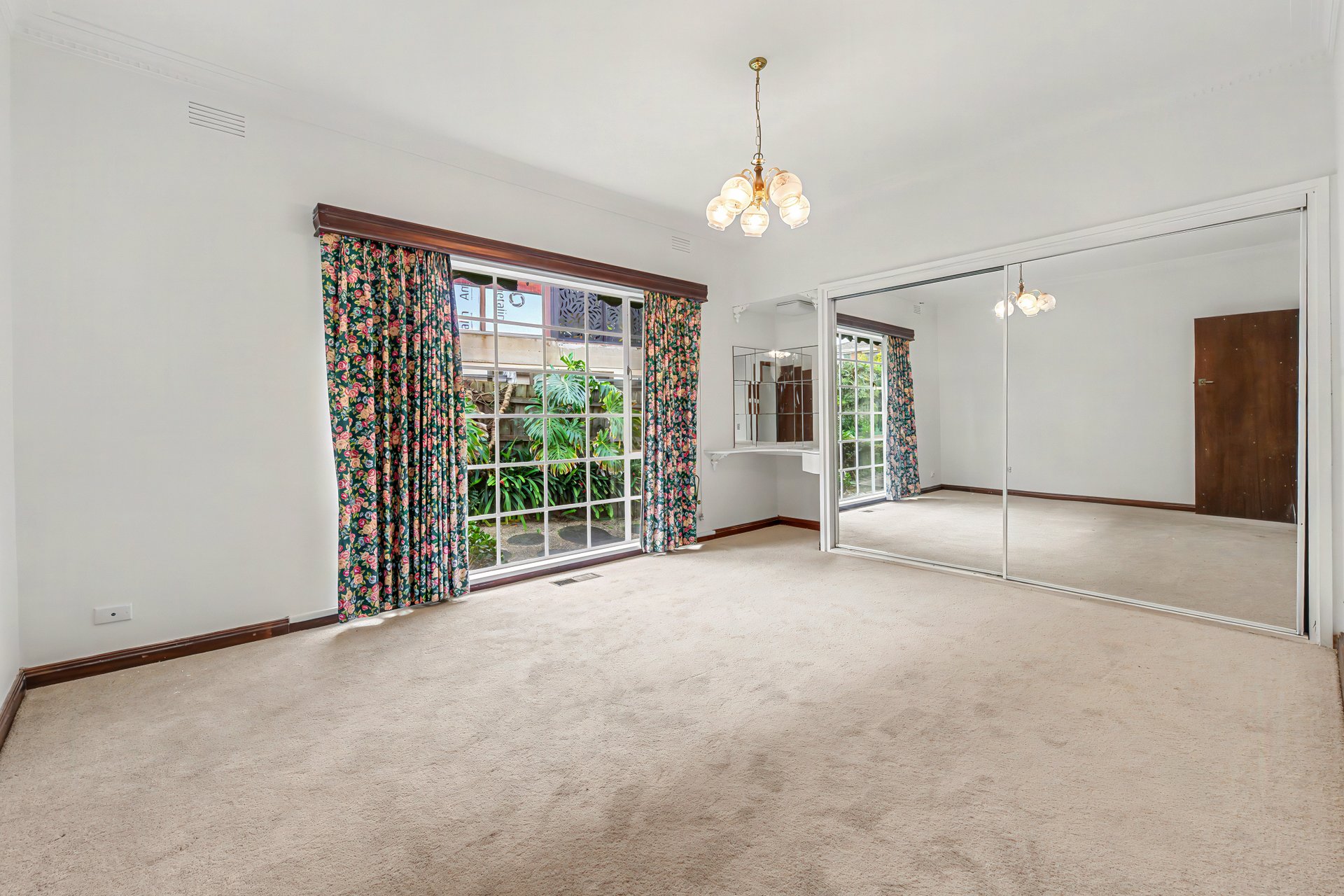 55 Avonhust Drive, Glen&nbsp;Waverley image 4