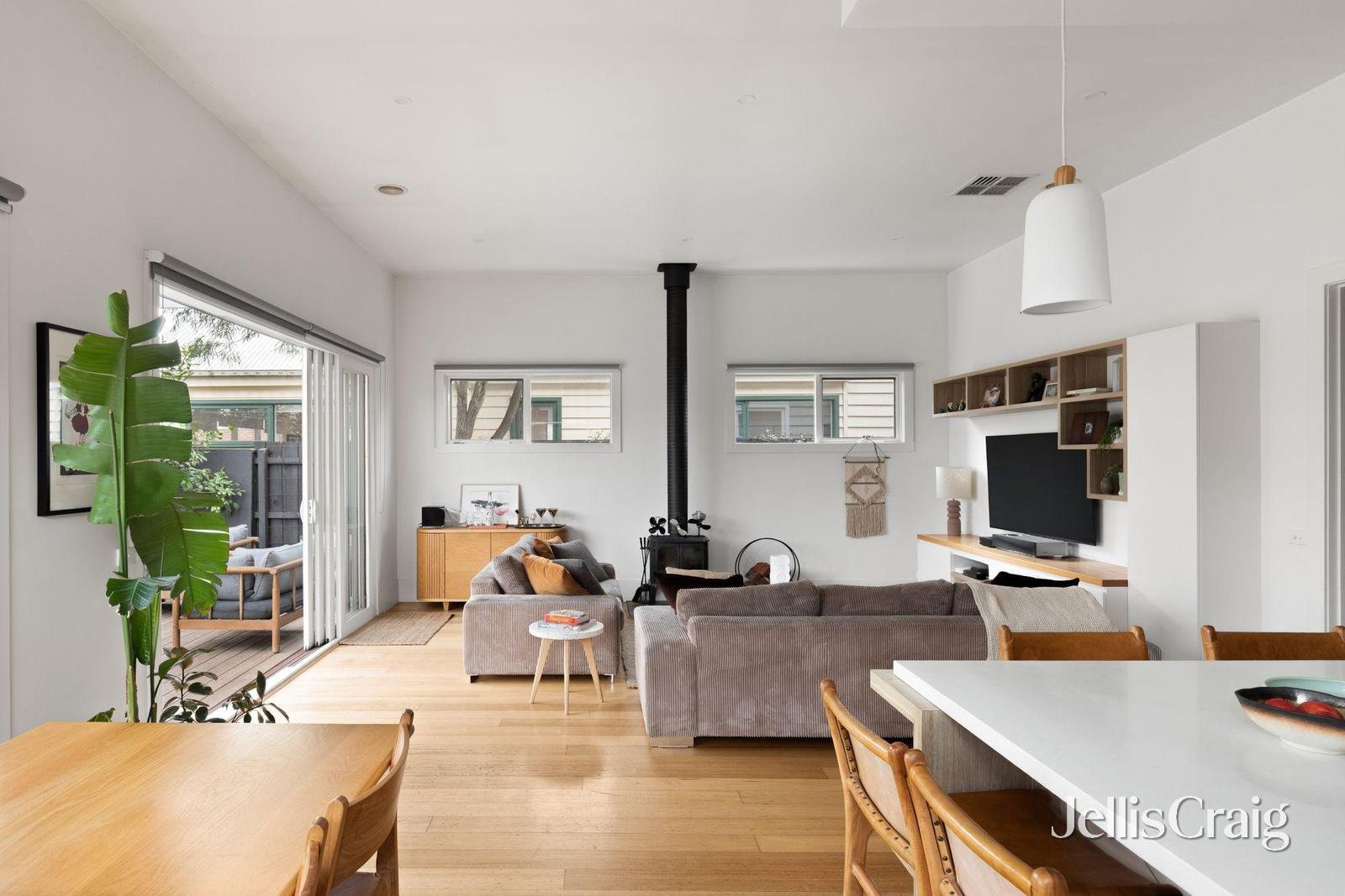 55 Beaconsfield Parade, Northcote image 3