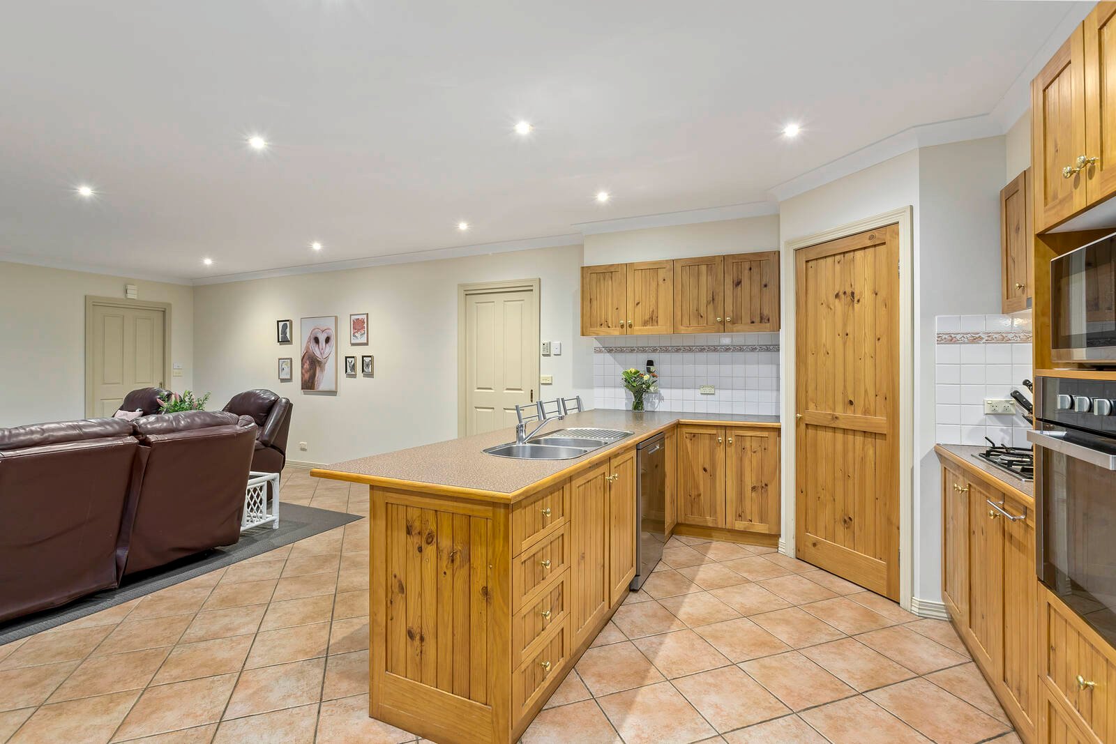 Property Gallery Thumbnail 3