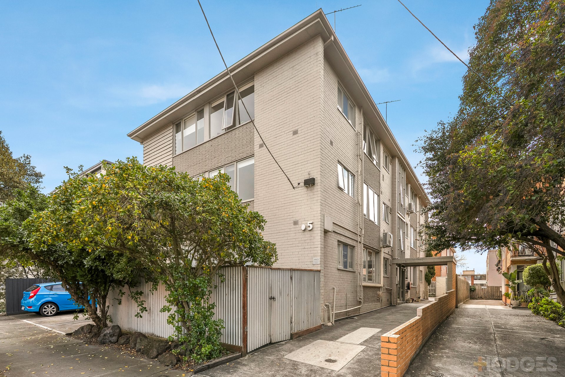 5 / 5 Celeste Court St Kilda East