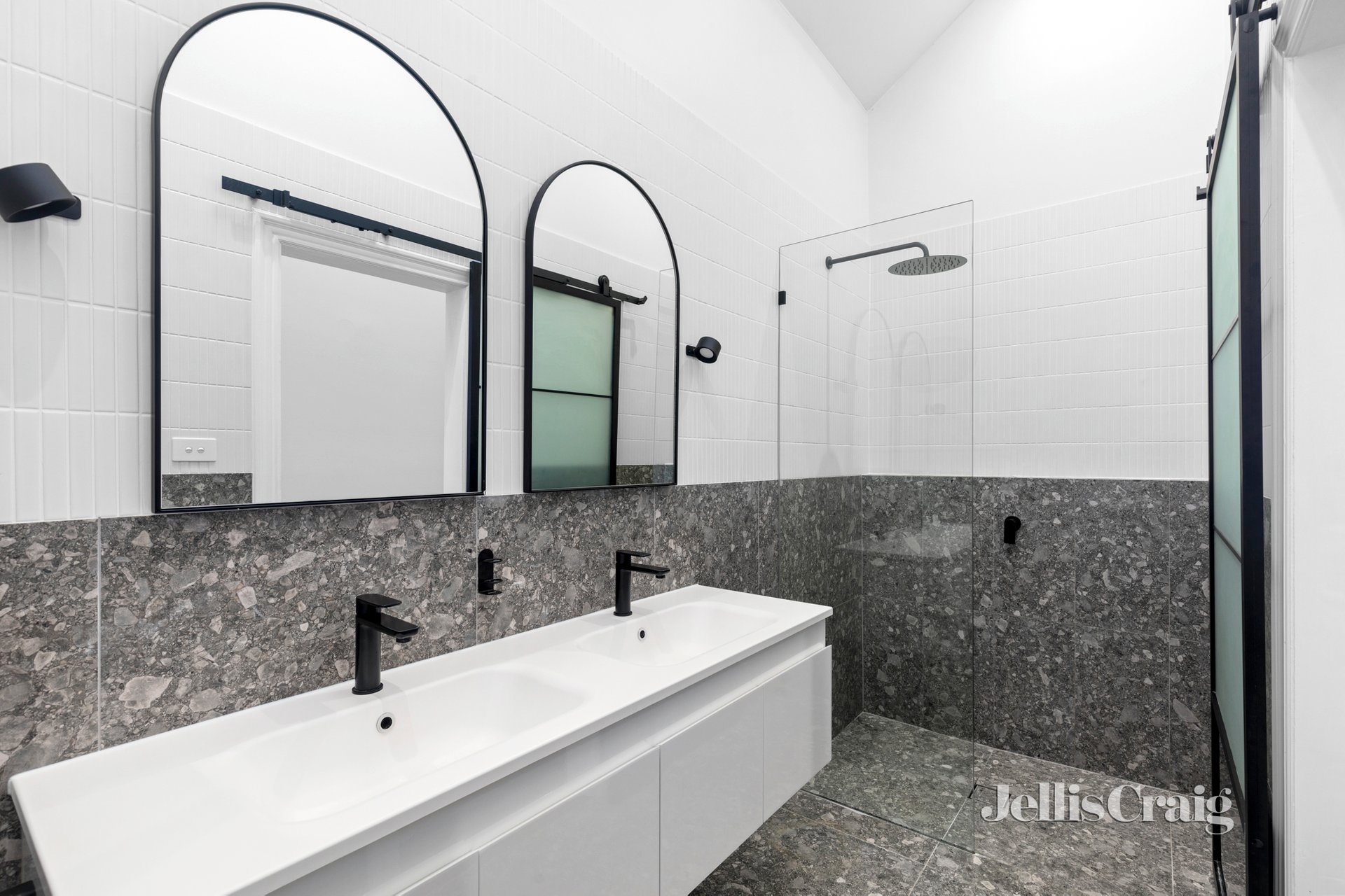55 Chomley St, Prahran image 5
