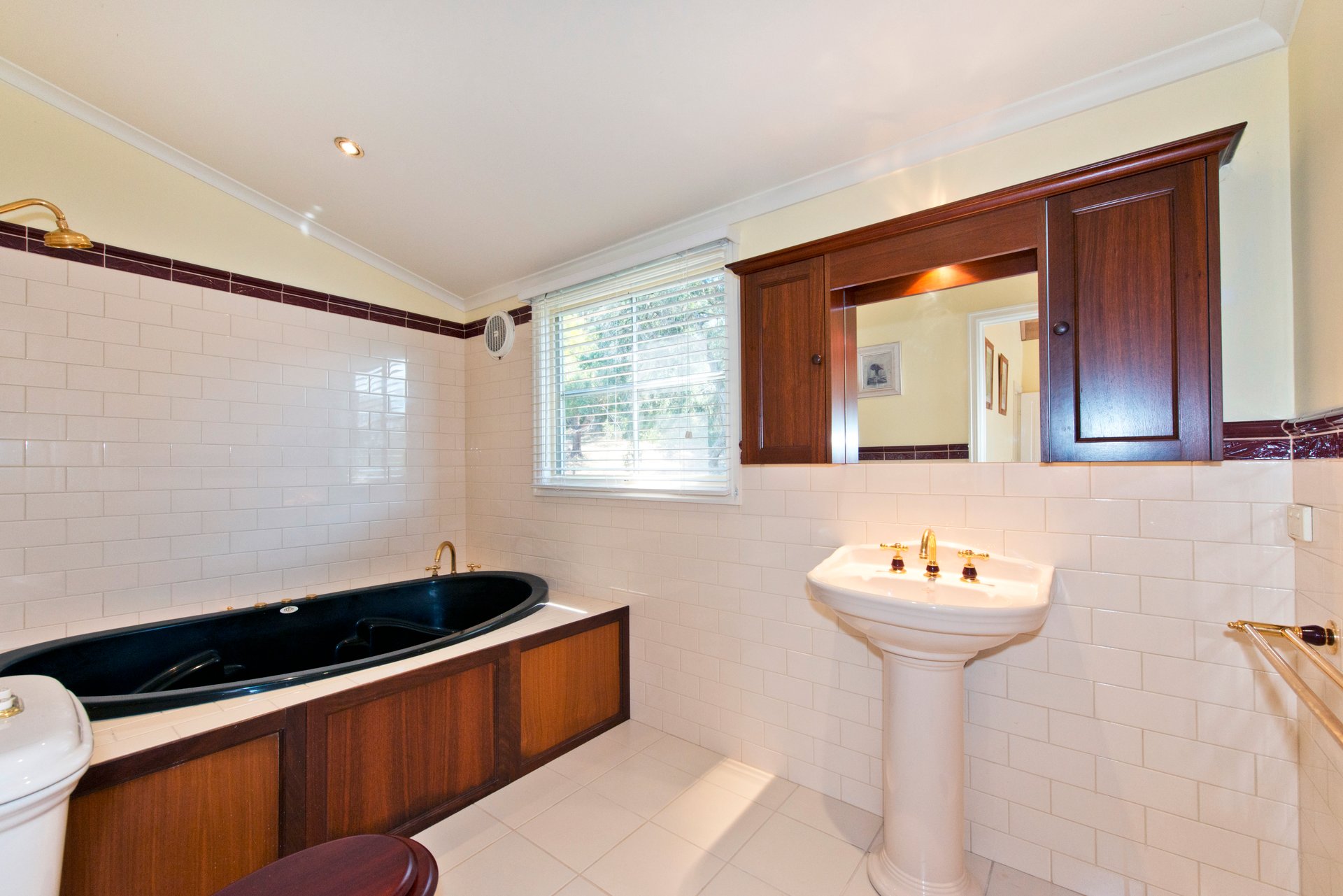 Property Gallery Thumbnail 8