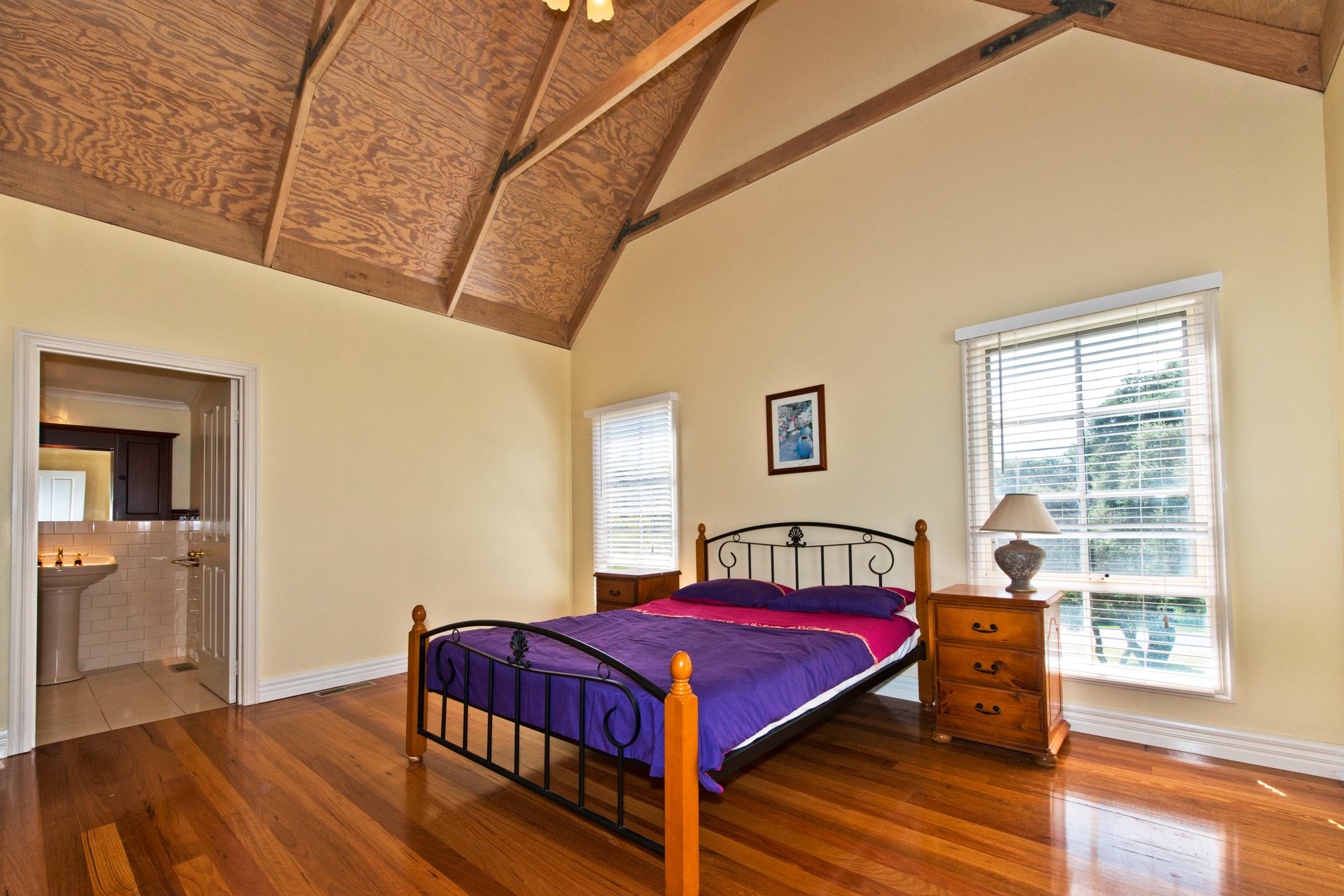 Property Gallery Thumbnail 7