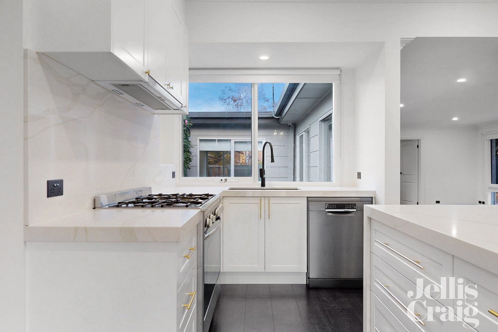 55 First Avenue, Strathmore image 4