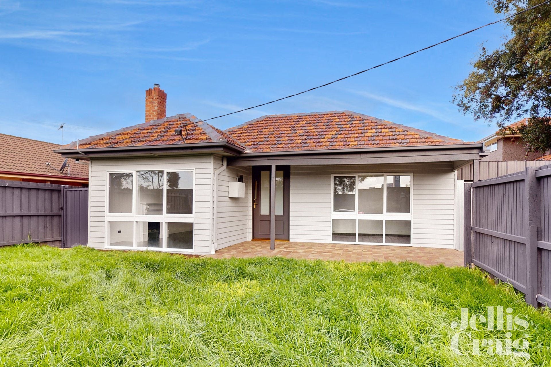 55 First Avenue, Strathmore image 1
