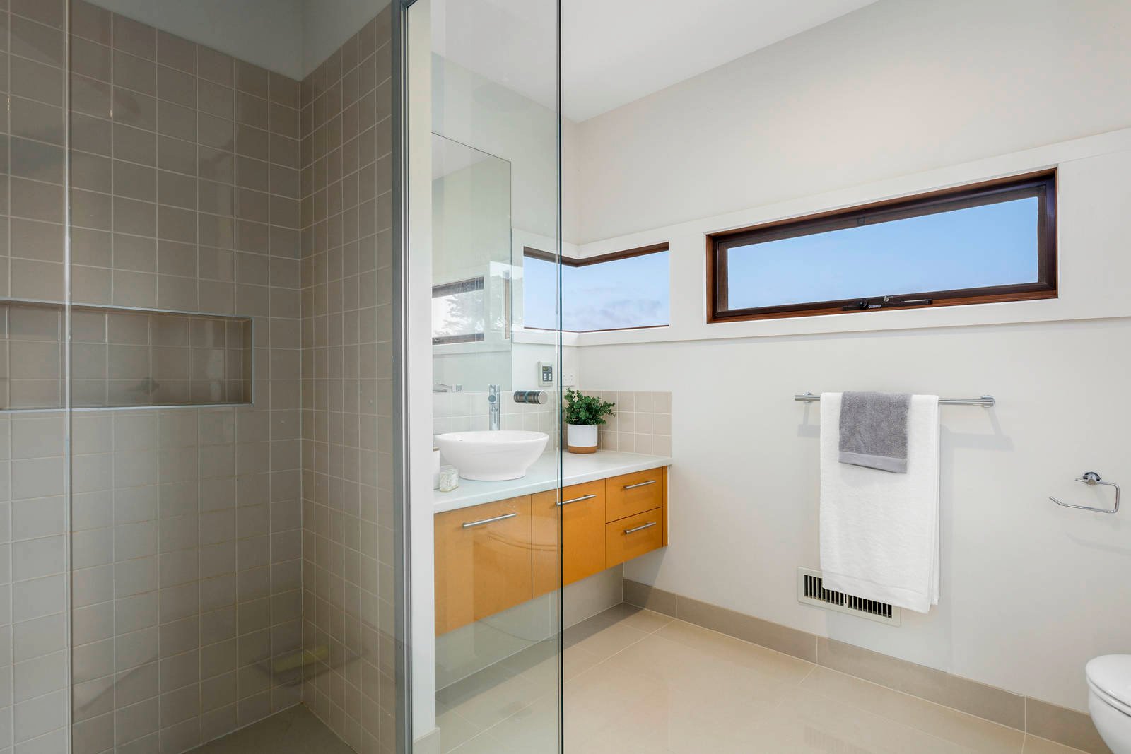 Property Gallery Thumbnail 15