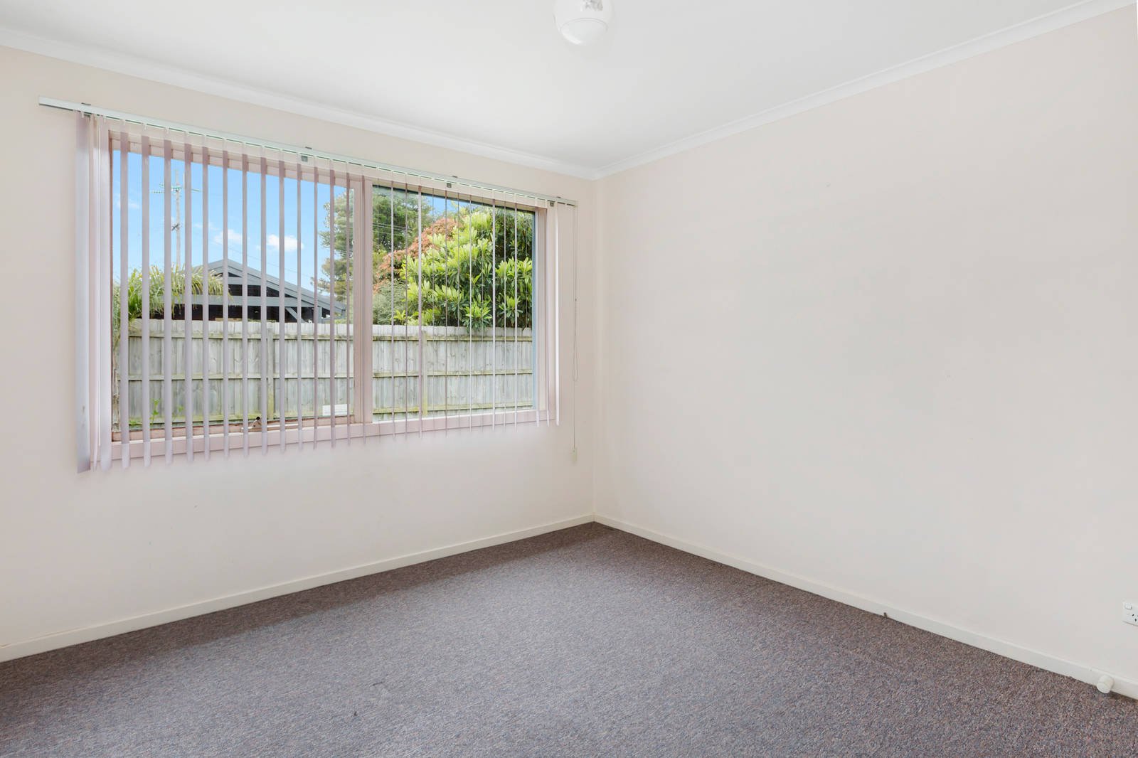 Property Gallery Thumbnail 8