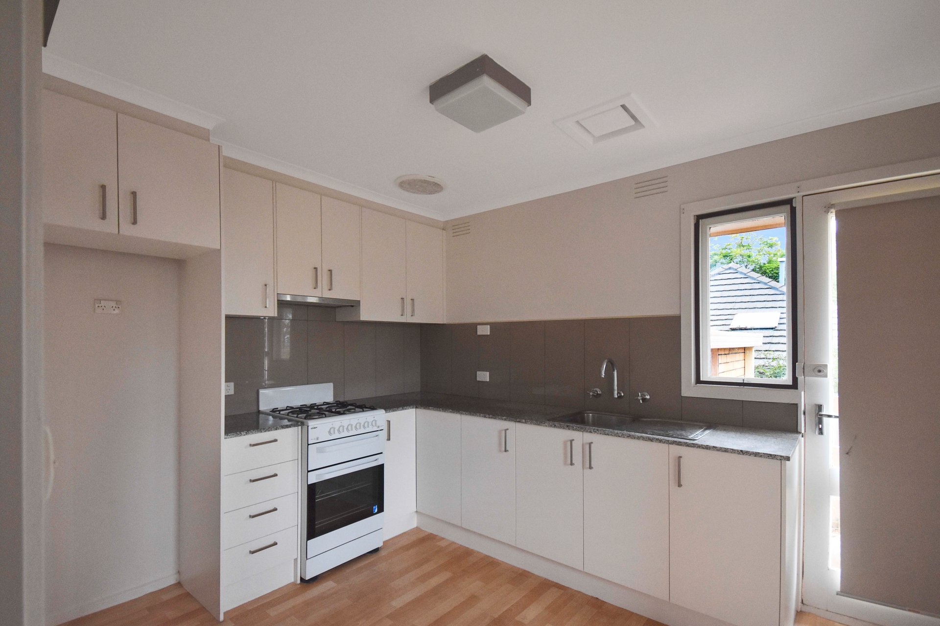 5/5 Longland Road, Mitcham image 3