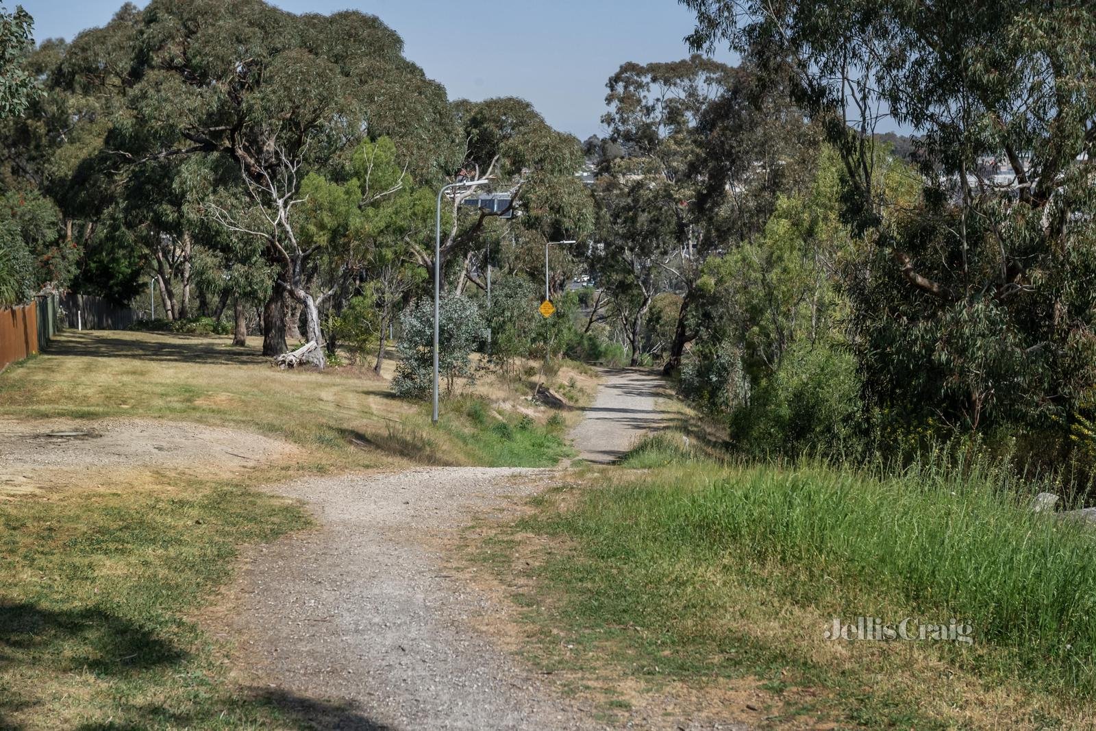 55 Manatunga Circuit, Greensborough image 16