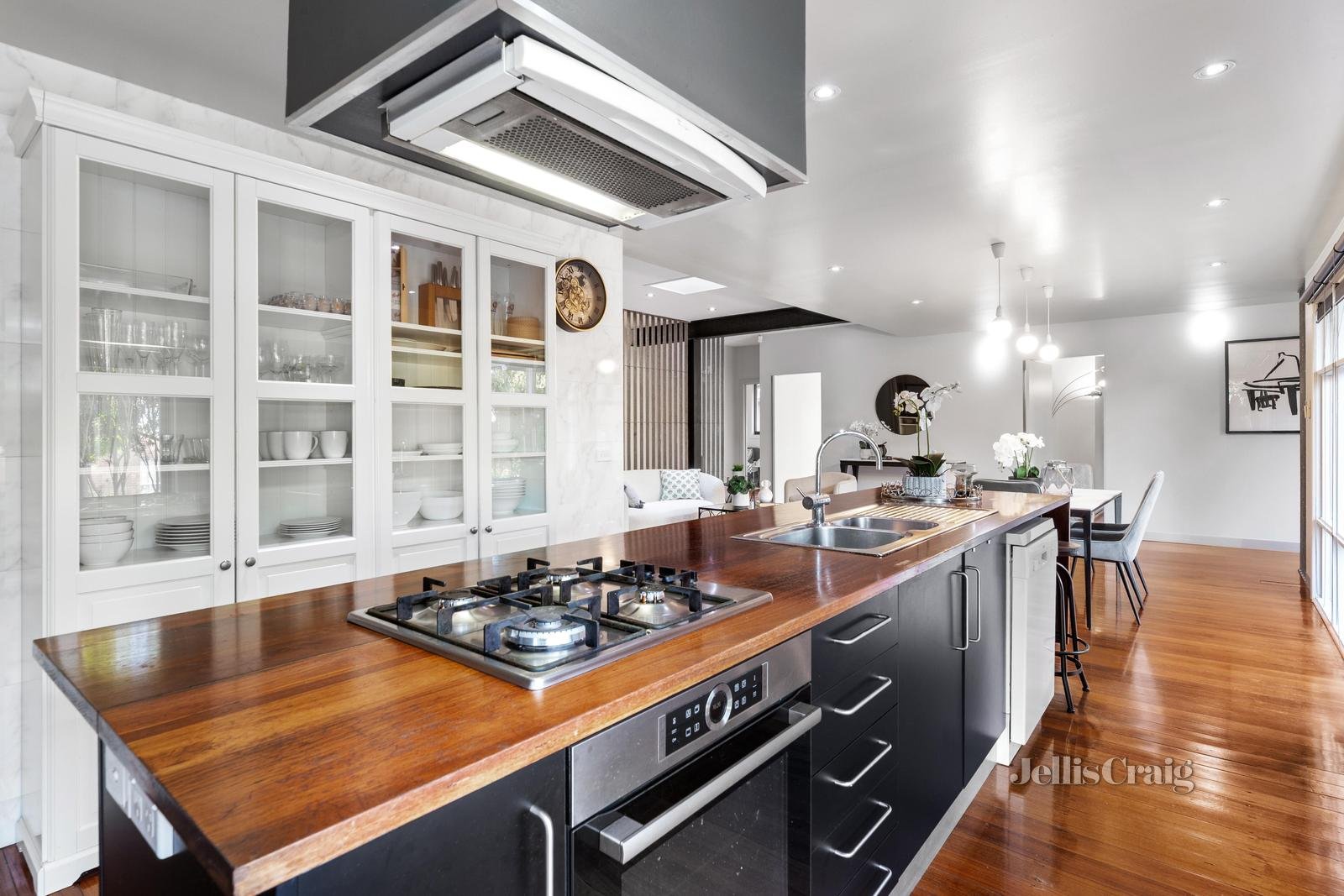 55 Orient Avenue, Mitcham image 3