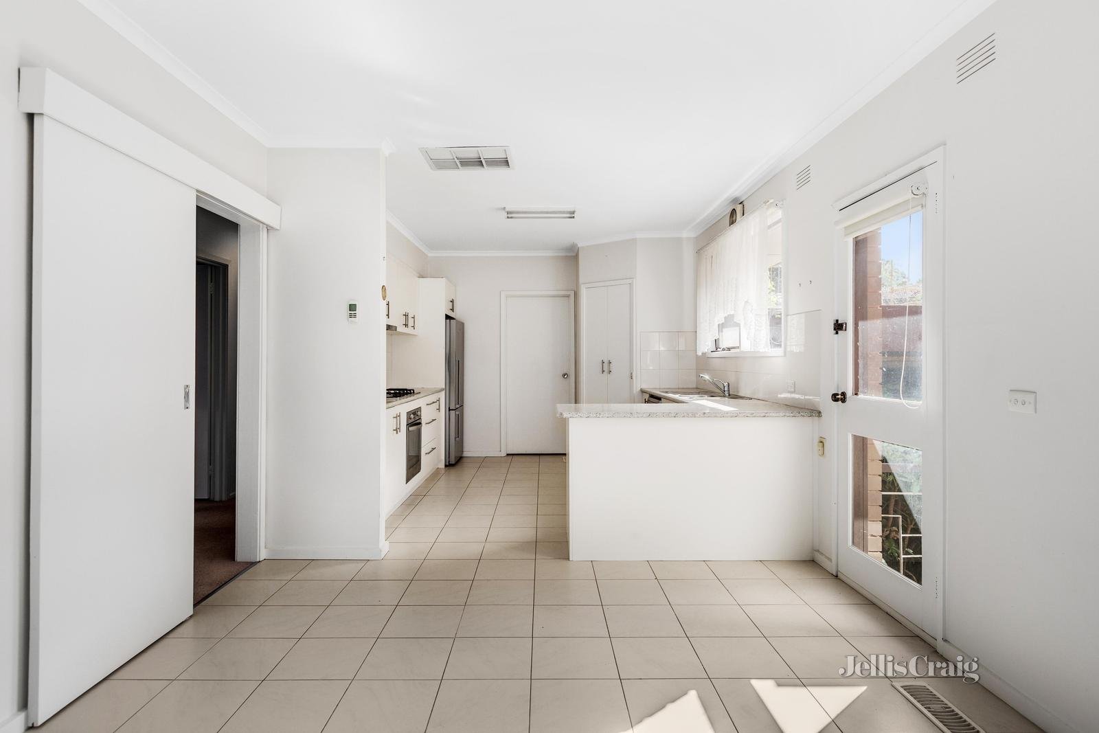 55 Owens Street, Doncaster East image 3