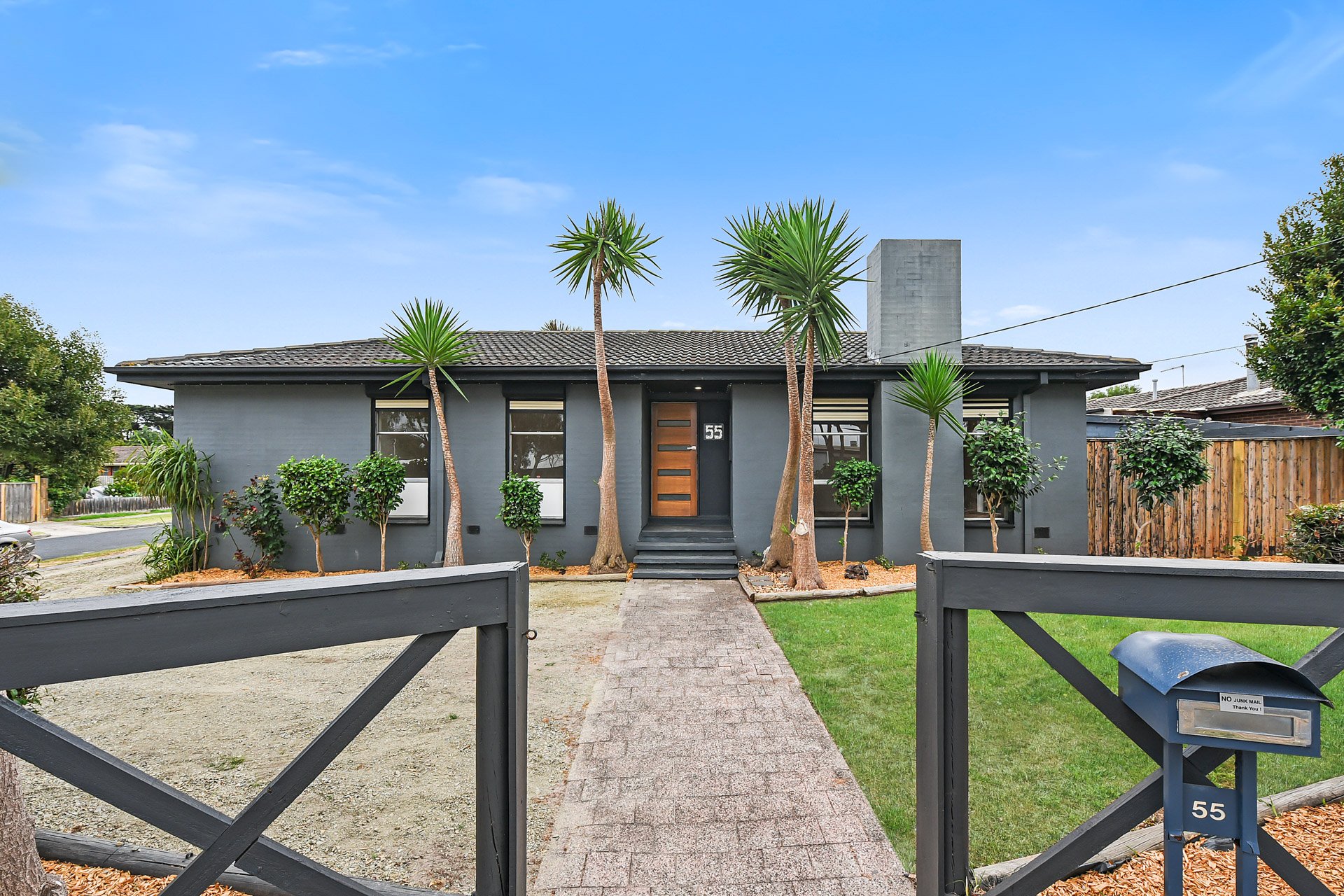 55 Robertson Drive MORNINGTON