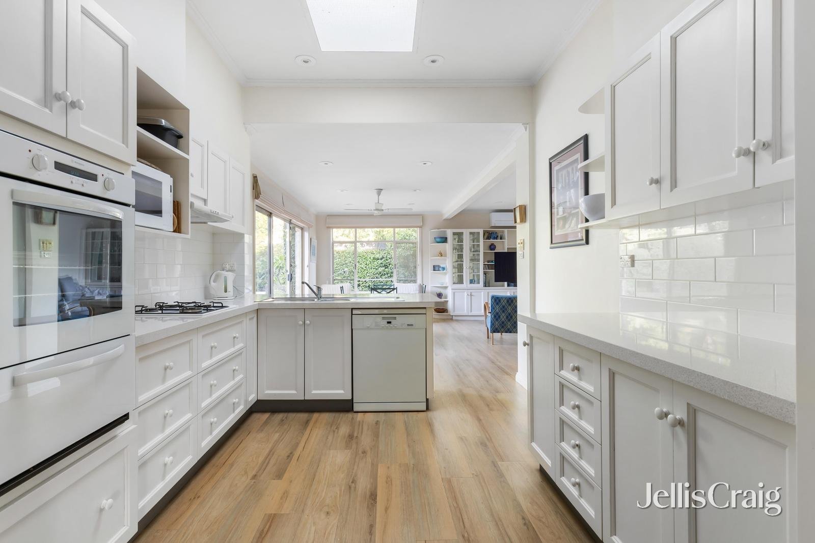 55 Warleigh Grove, Brighton image 4