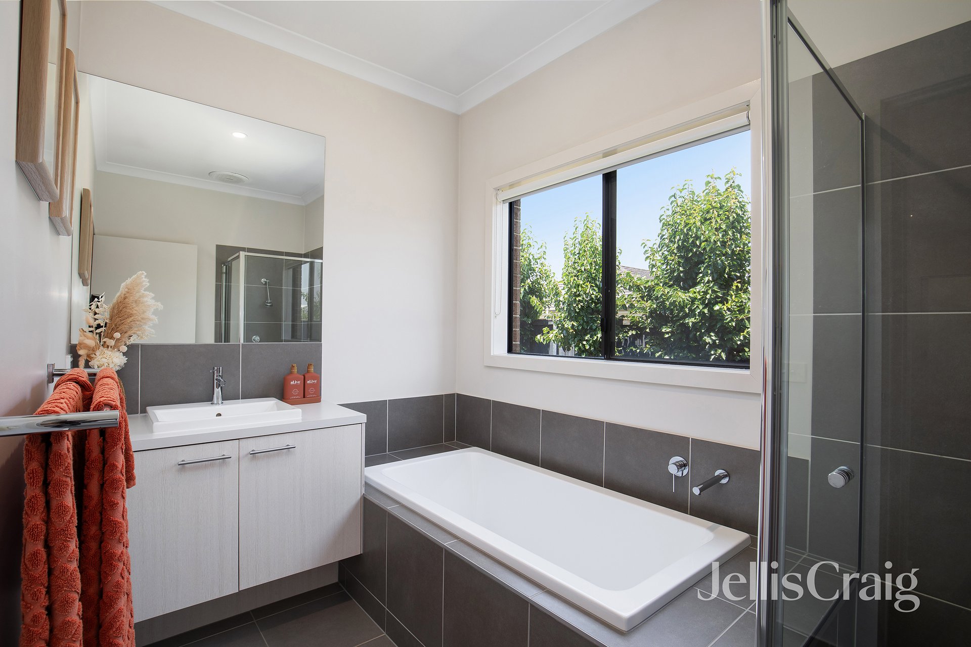 55 Woorawa Drive, Doreen image 11