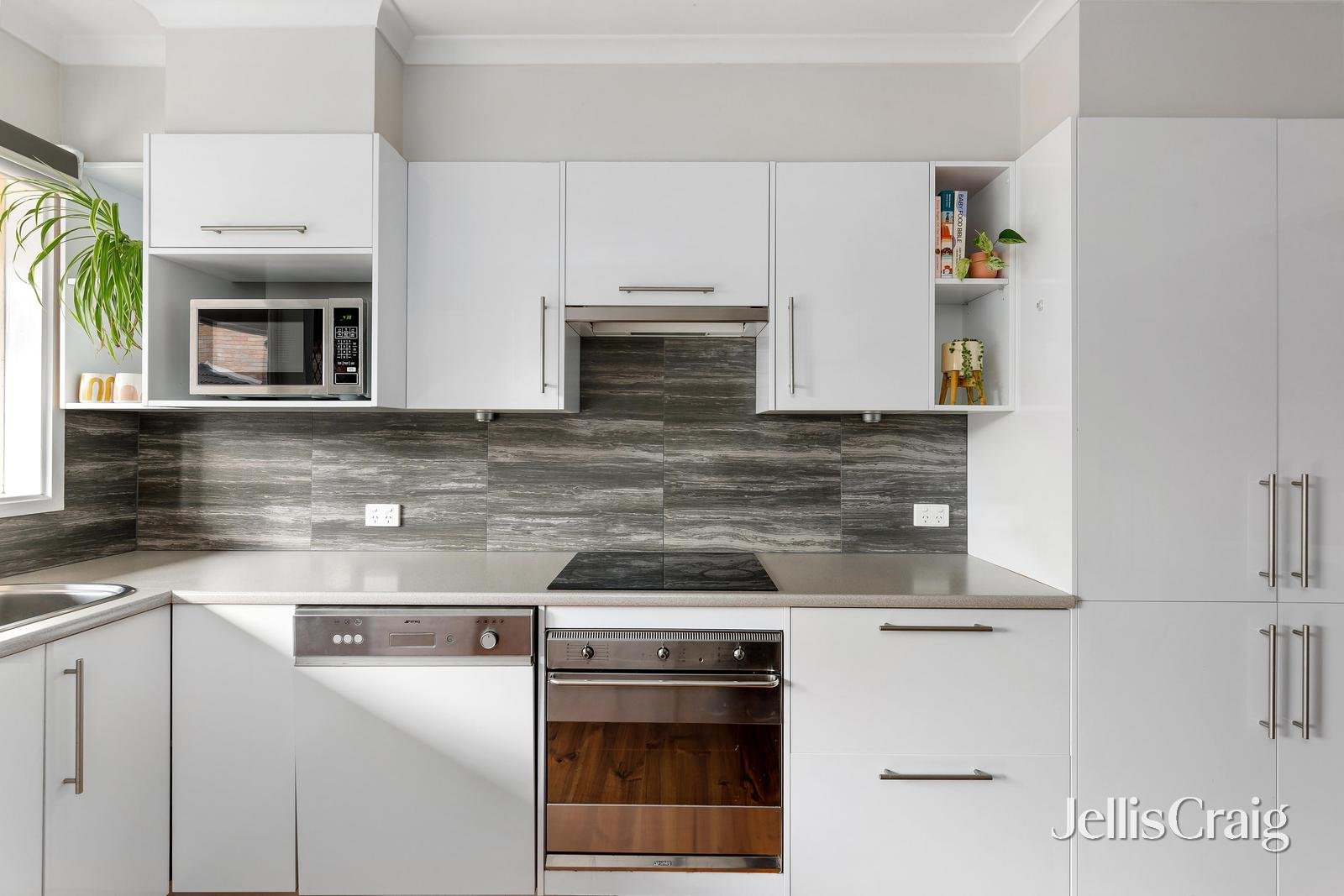 5/50 Warwick Road, Greensborough image 5