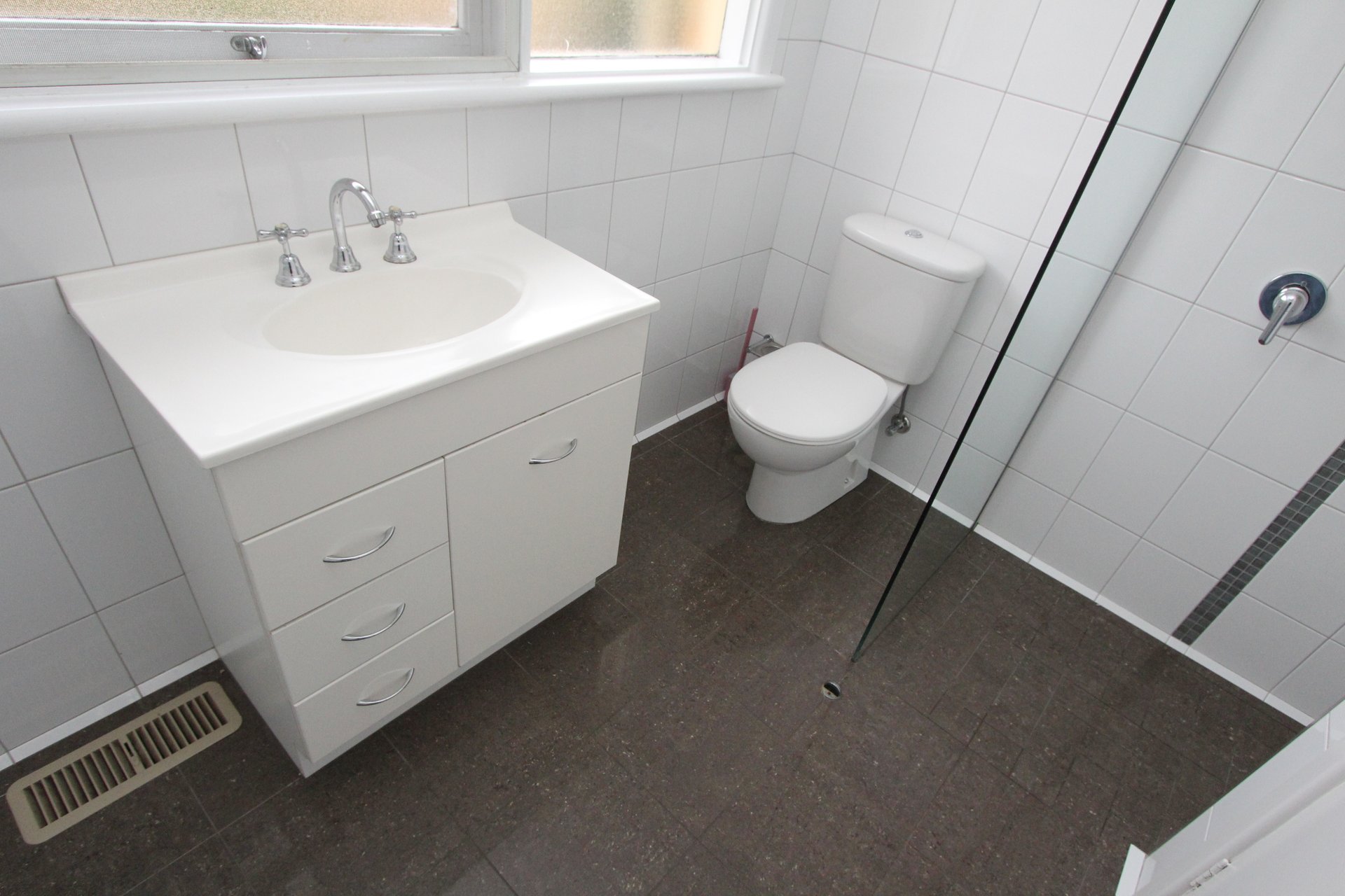 Property Gallery Thumbnail 6