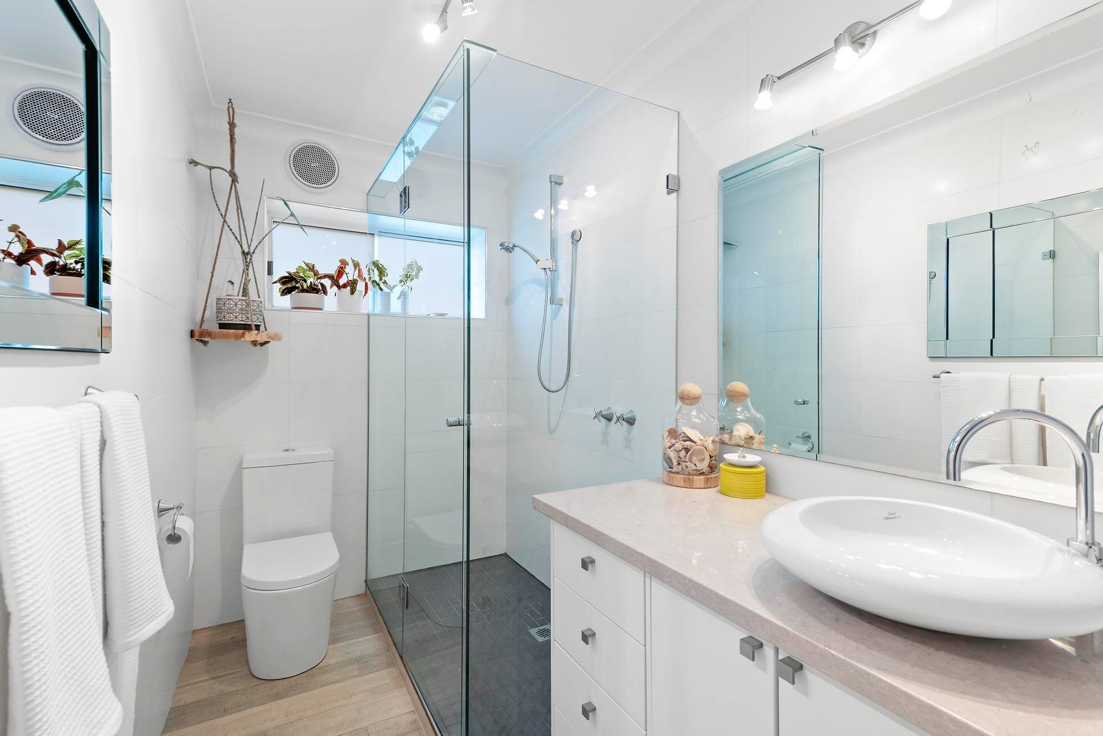 Property Gallery Thumbnail 8