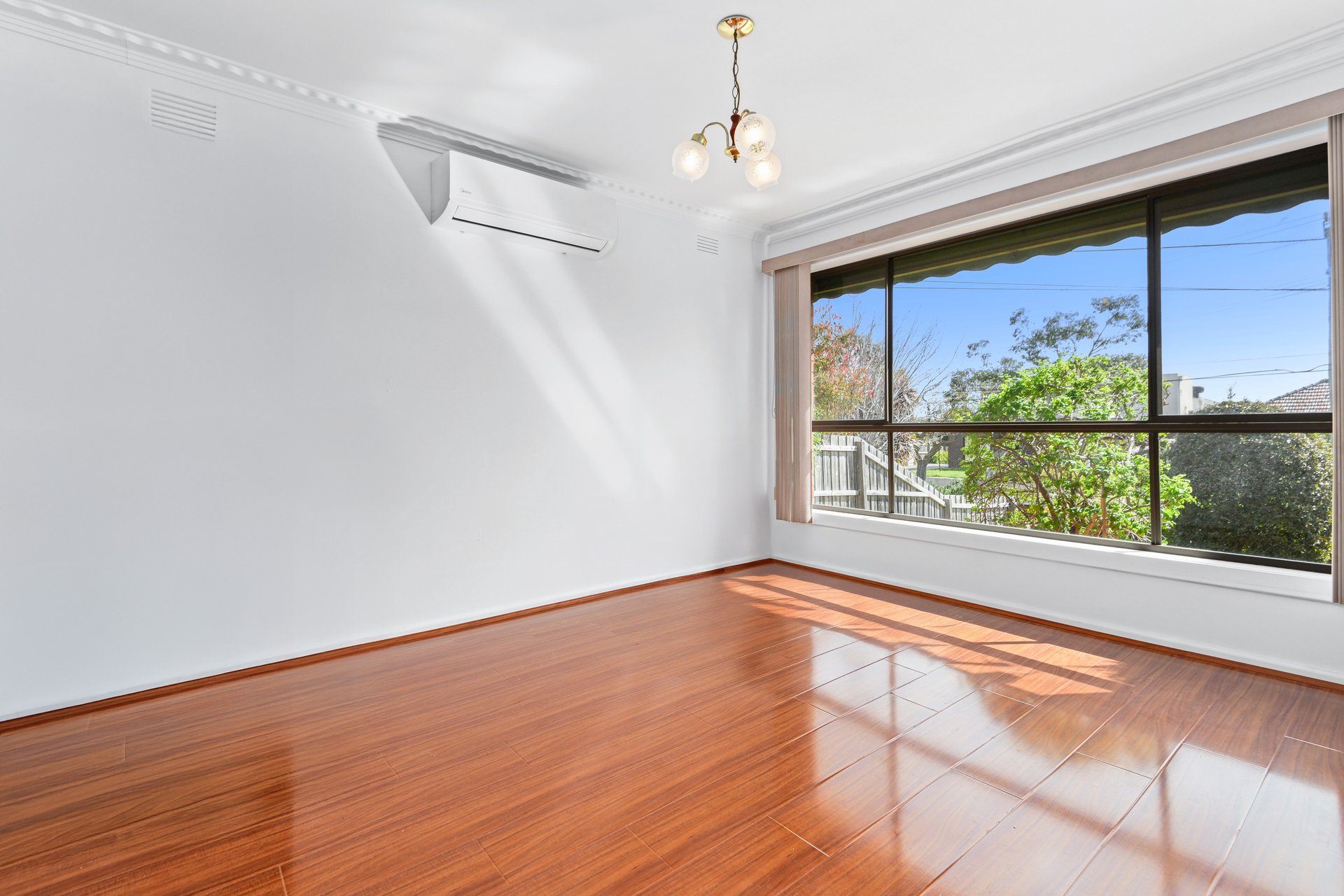 554 Huntingdale Road, Mount Waverley image 4