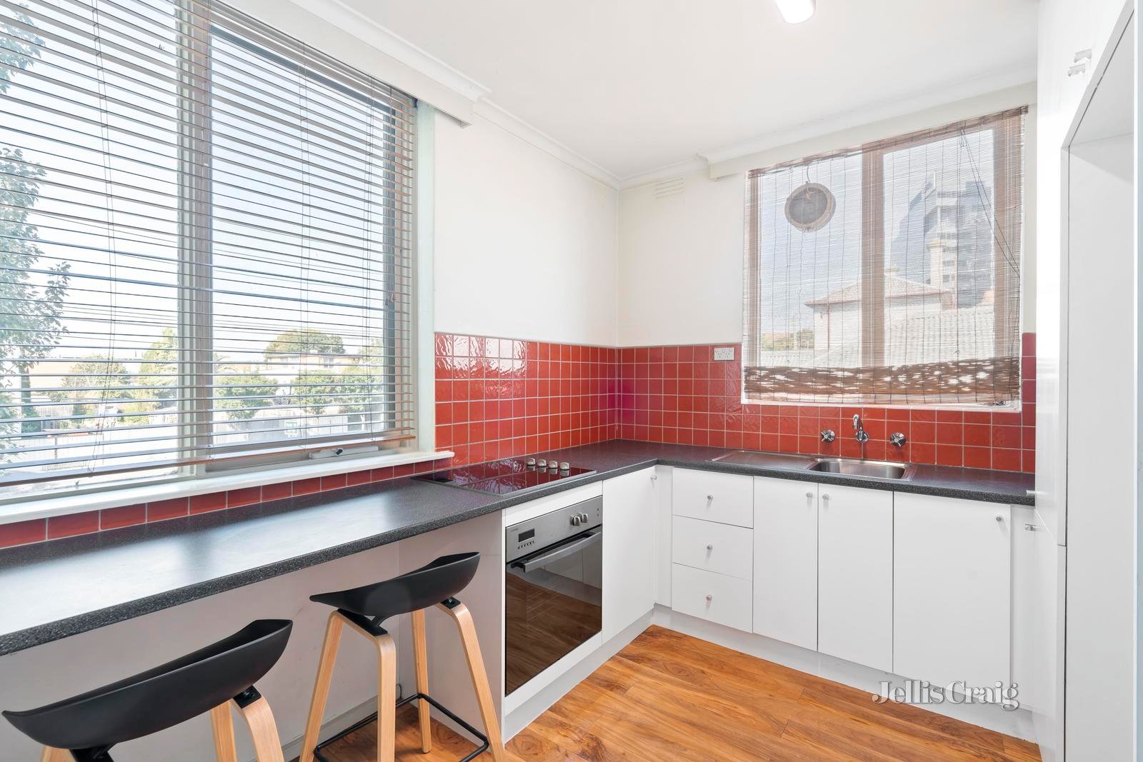 5/54 Napier Street, Footscray image 2