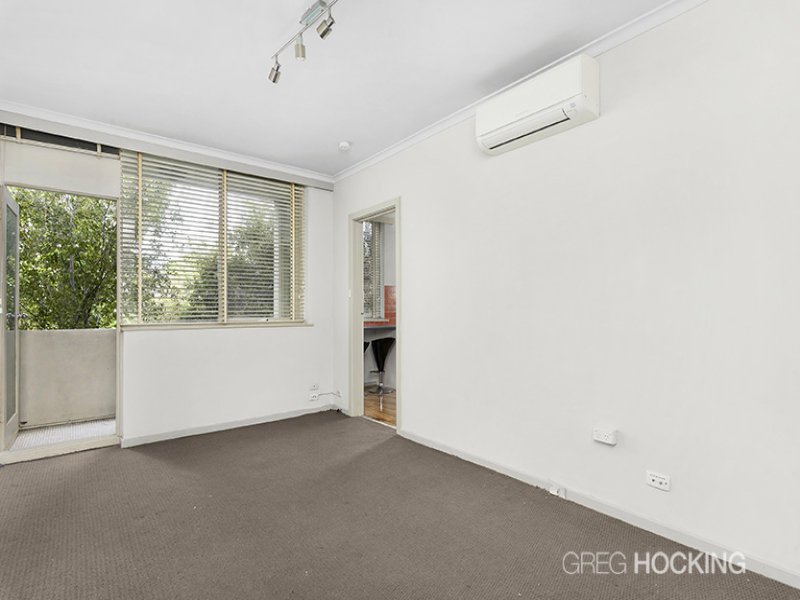 5/54 Napier Street, Footscray image 2