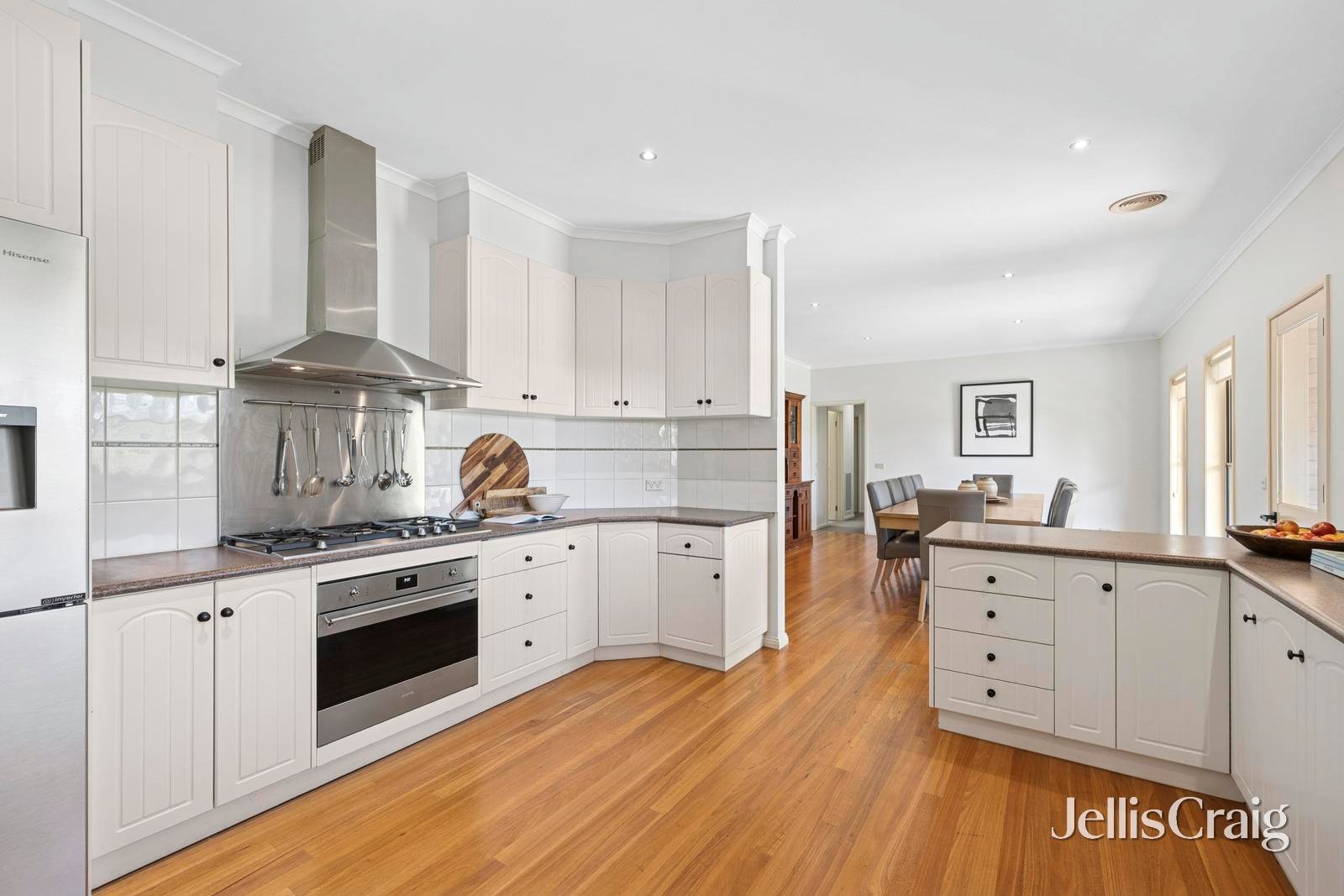 554 Romsey Road, Woodend image 3