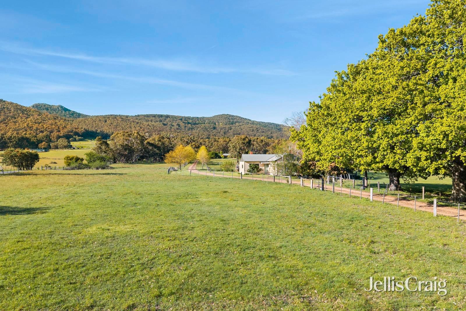 554 Romsey Road, Woodend image 25