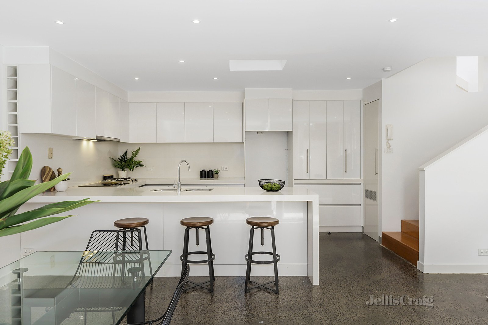 5/55 Ross Street, Toorak image 2