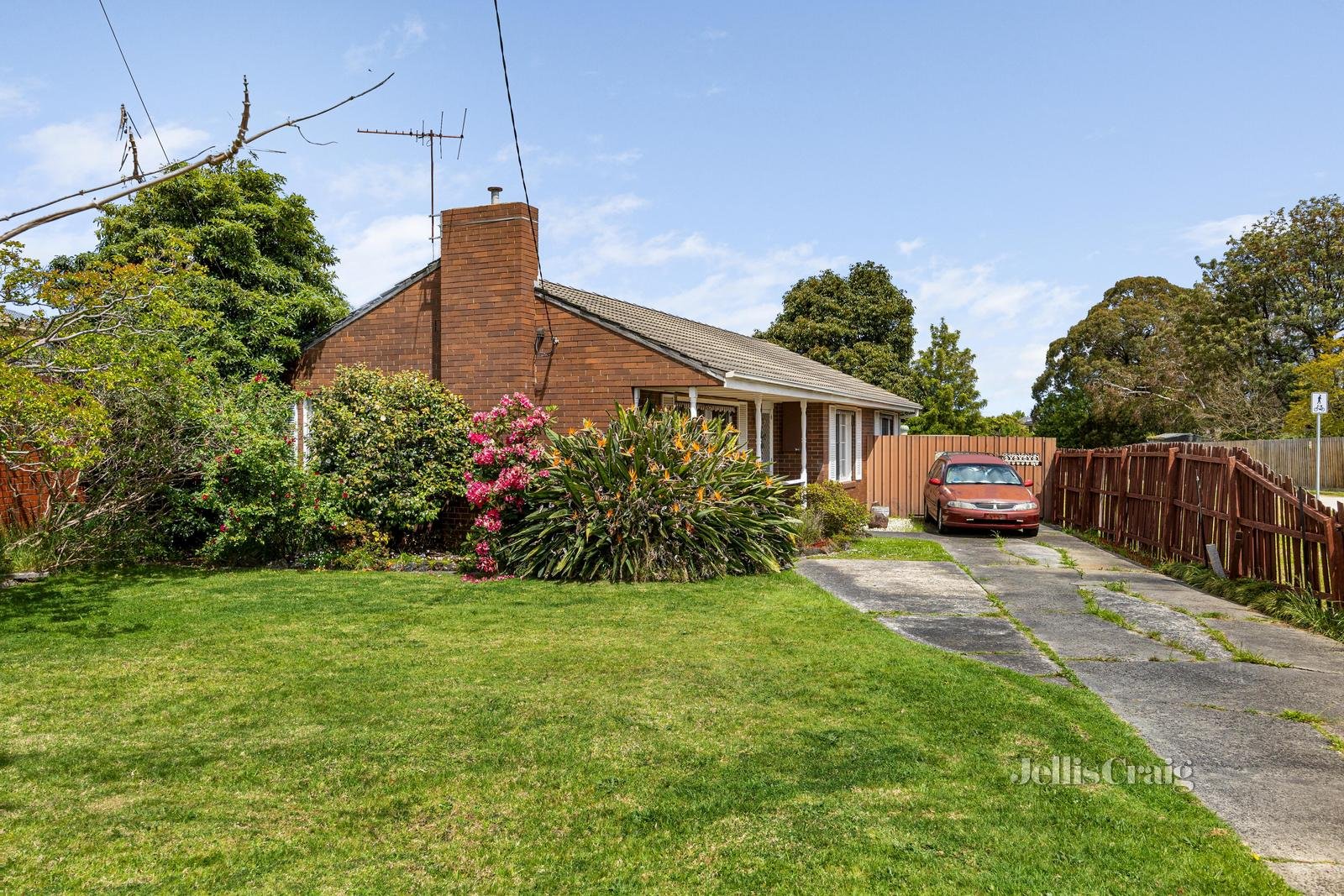 556 Highbury Road, Glen Waverley image 2